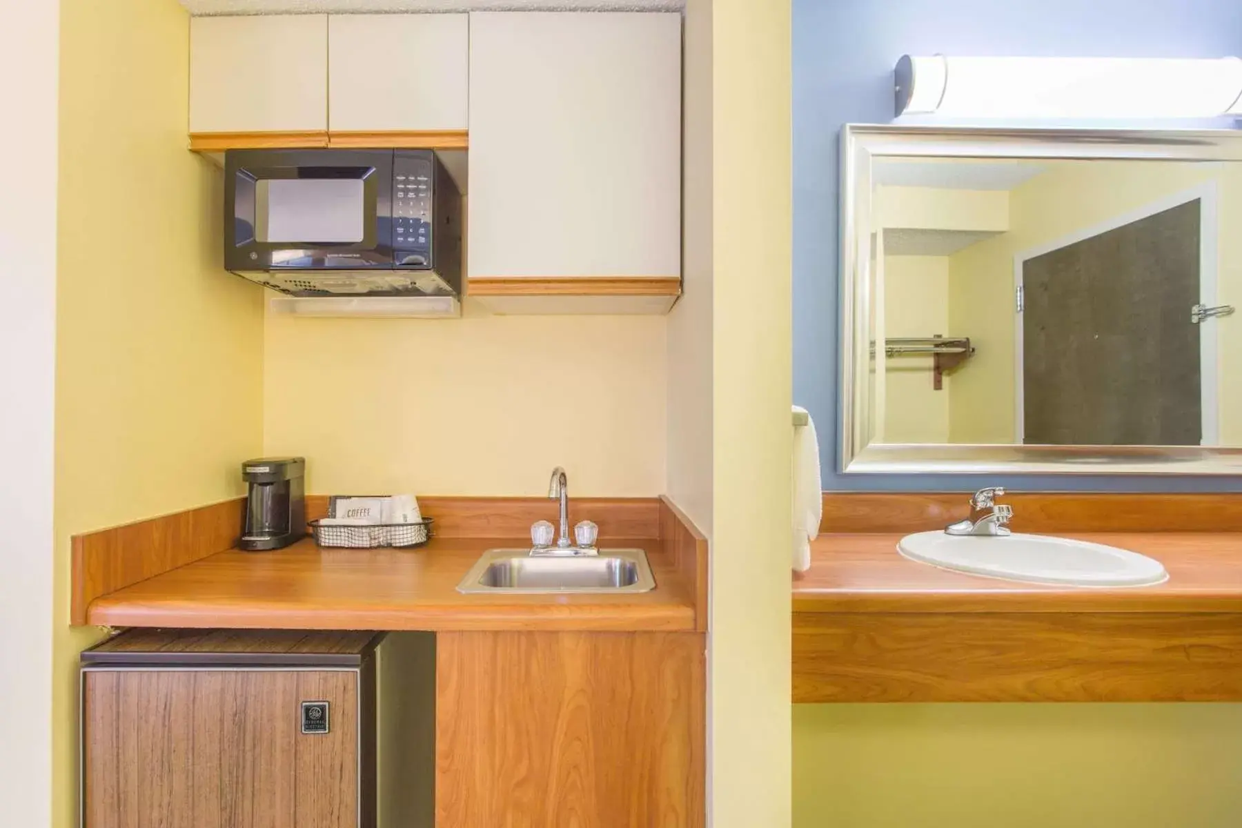 Coffee/tea facilities, Bathroom in Days Inn by Wyndham Raleigh-Airport-Research Triangle Park