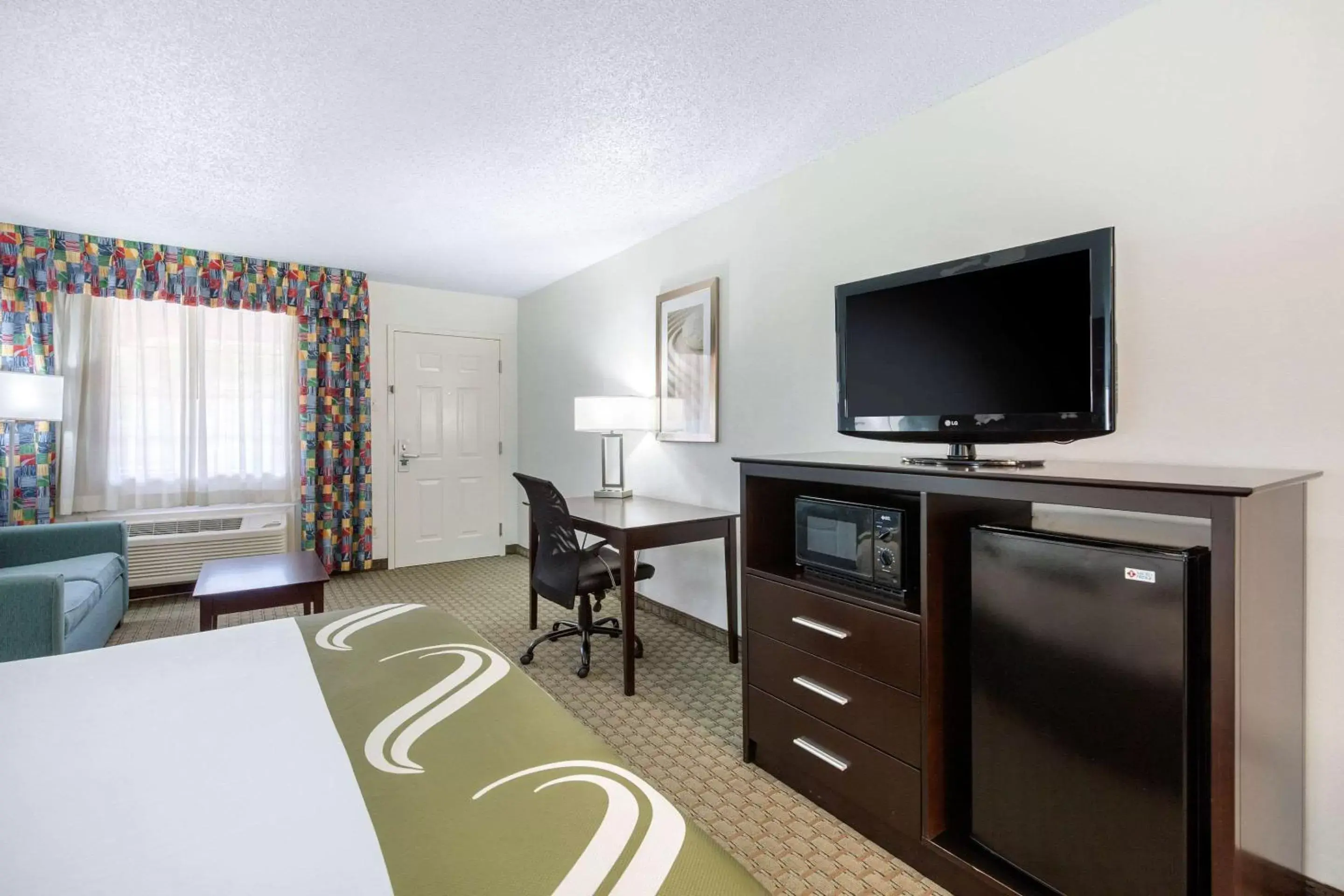 Photo of the whole room, Bed in Quality Inn Clute Freeport Photo of the whole room, Bed in Quality Inn Clute Freeport