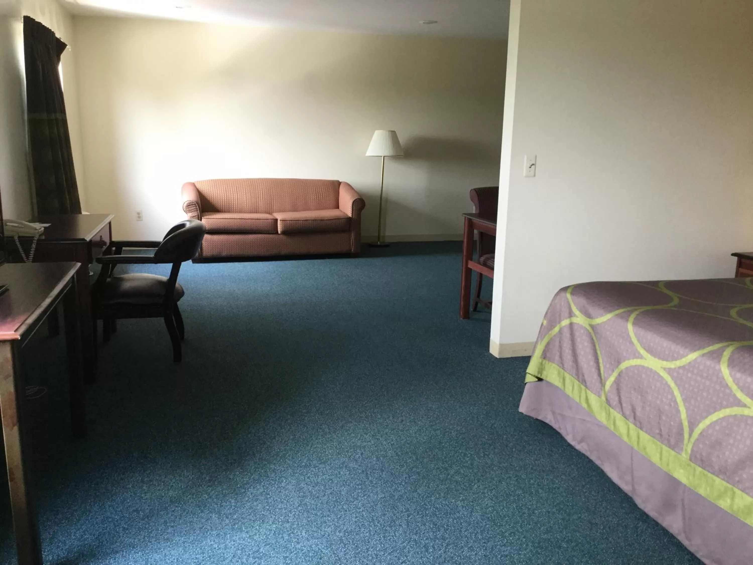 Photo of the whole room, Bed in Super 8 by Wyndham Imlay City