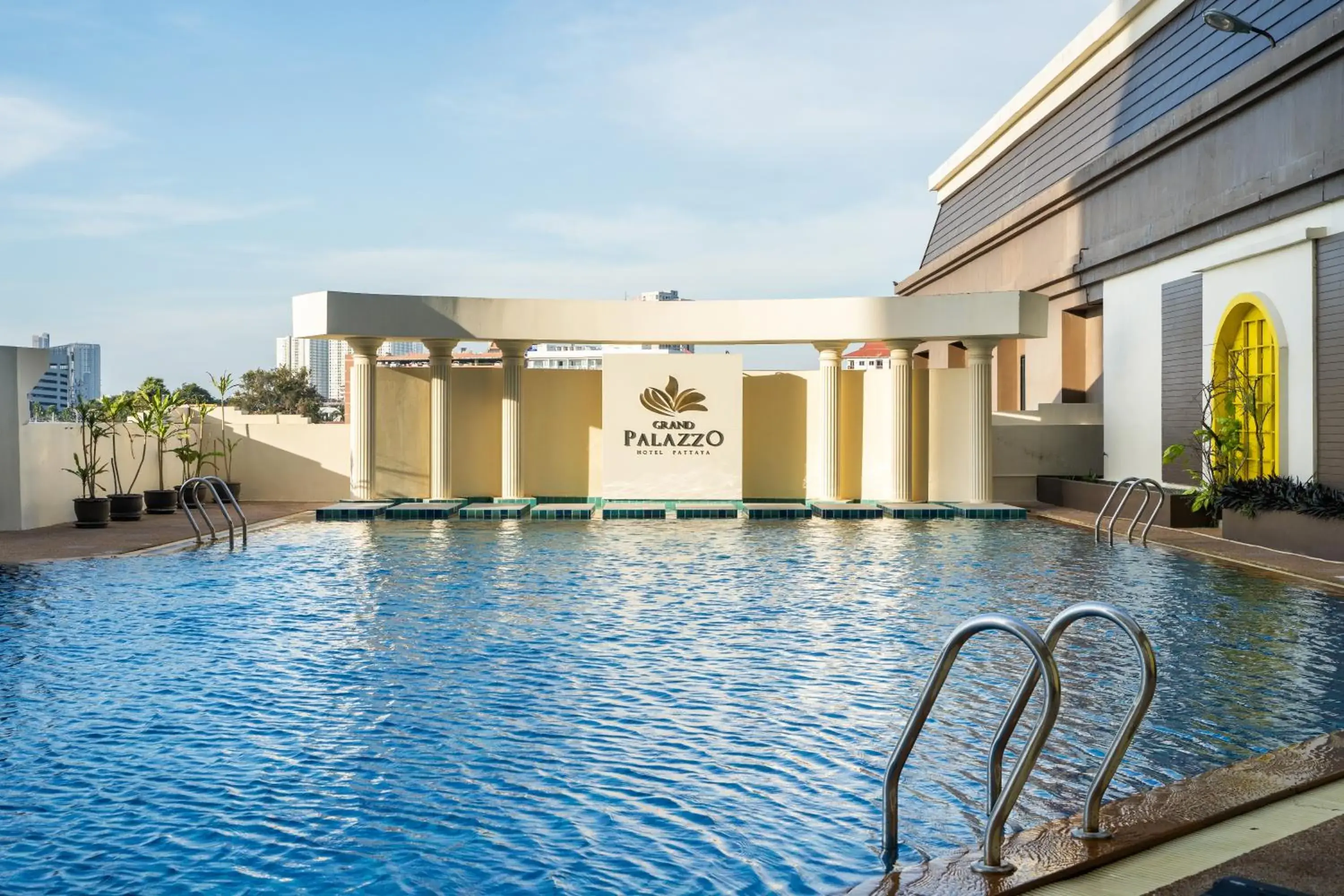 , Swimming Pool in Grand Palazzo Hotel - SHA Extra Plus