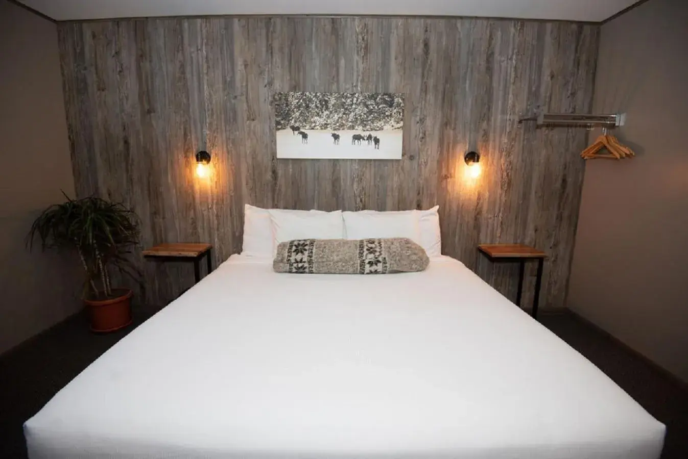 Deluxe King Room in Mountain Inn at Lutsen Deluxe King Room in Mountain Inn at Lutsen