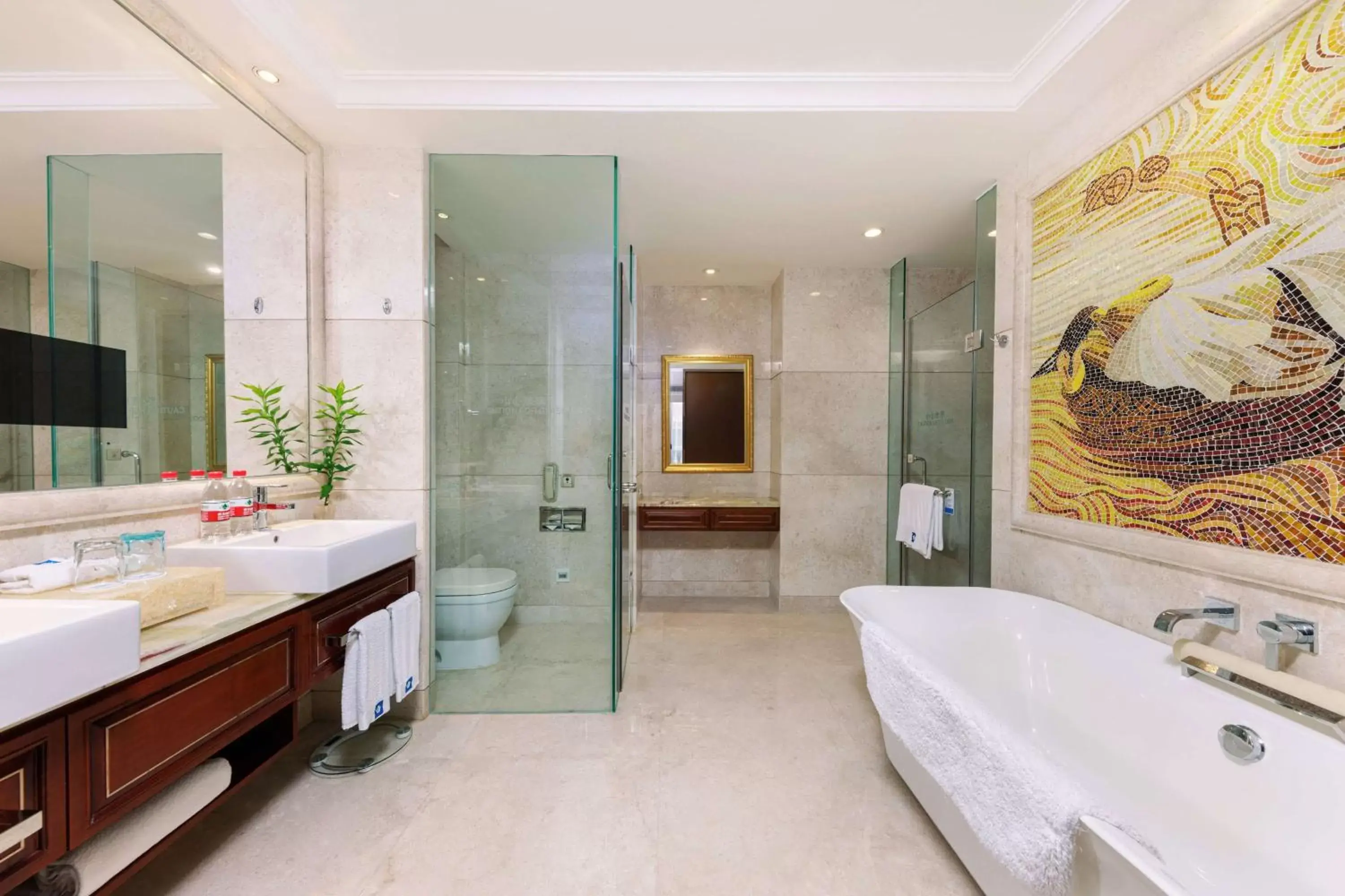 TV and multimedia, Bathroom in Wyndham Foshan Shunde