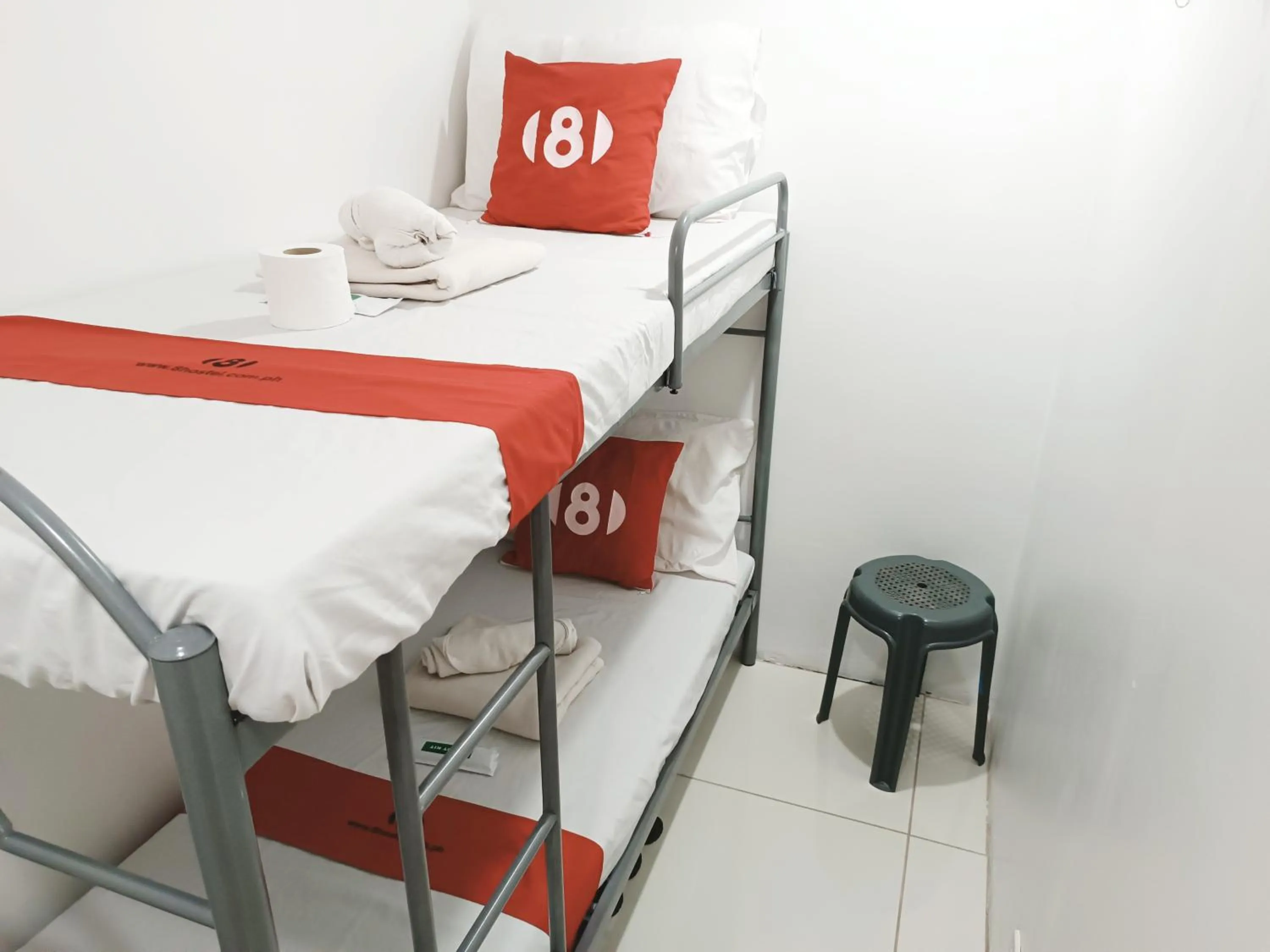 bunk bed, Bed in 8Hostel