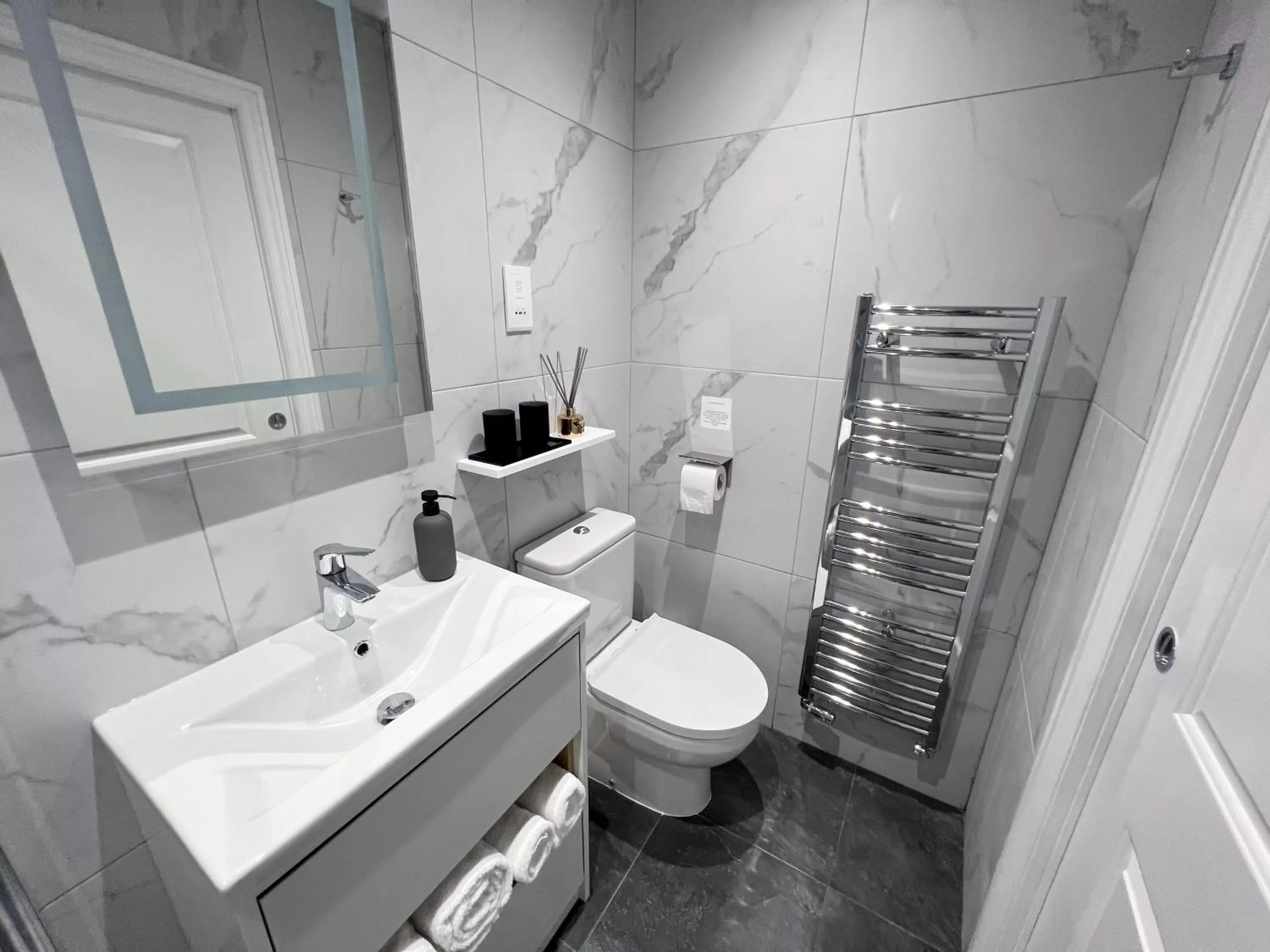 Shower in United Home B&B