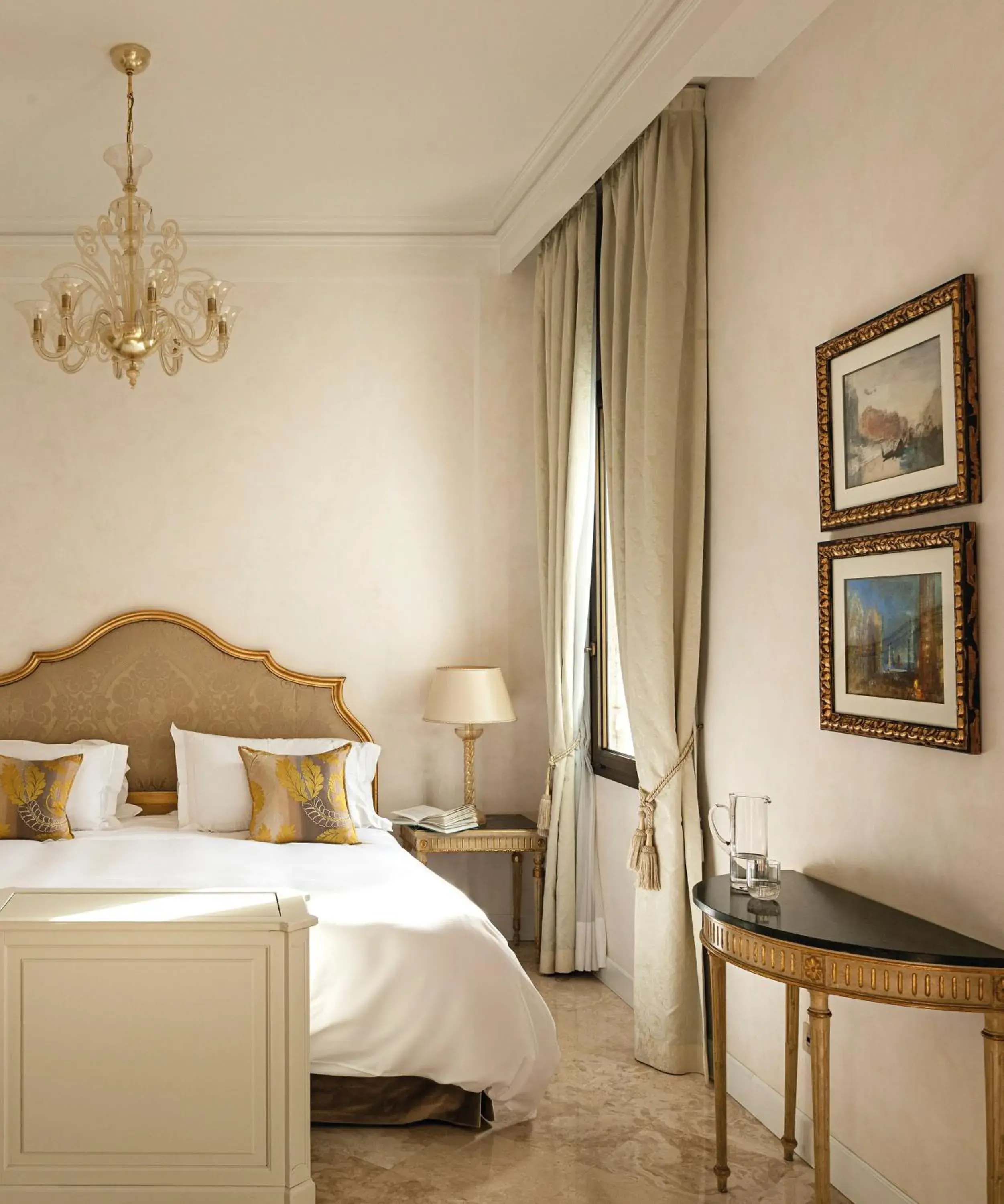 Bedroom, Bed in Hotel Cipriani, A Belmond Hotel, Venice
