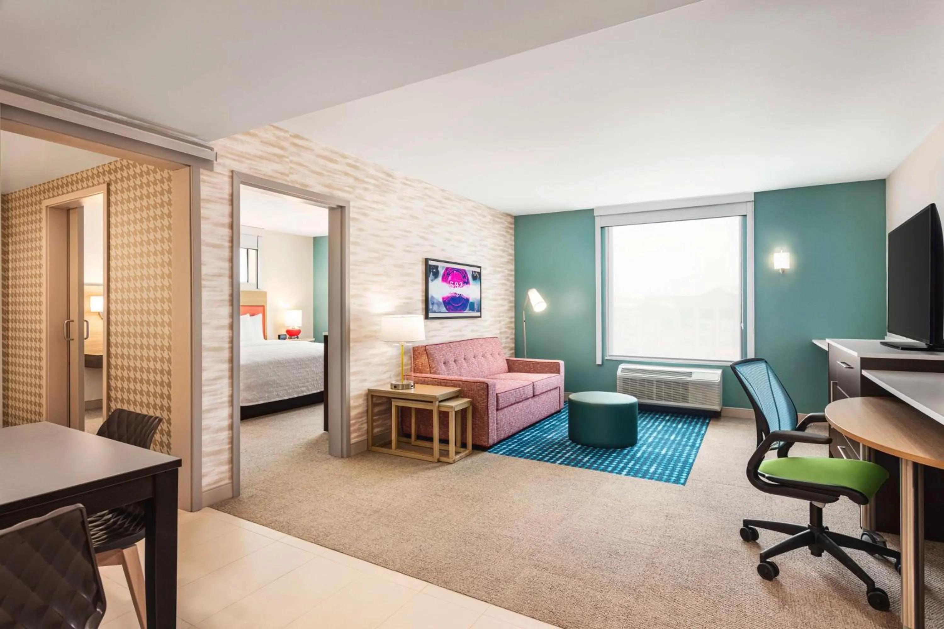 Bedroom, Bed in Home2 Suites By Hilton Milwaukee West