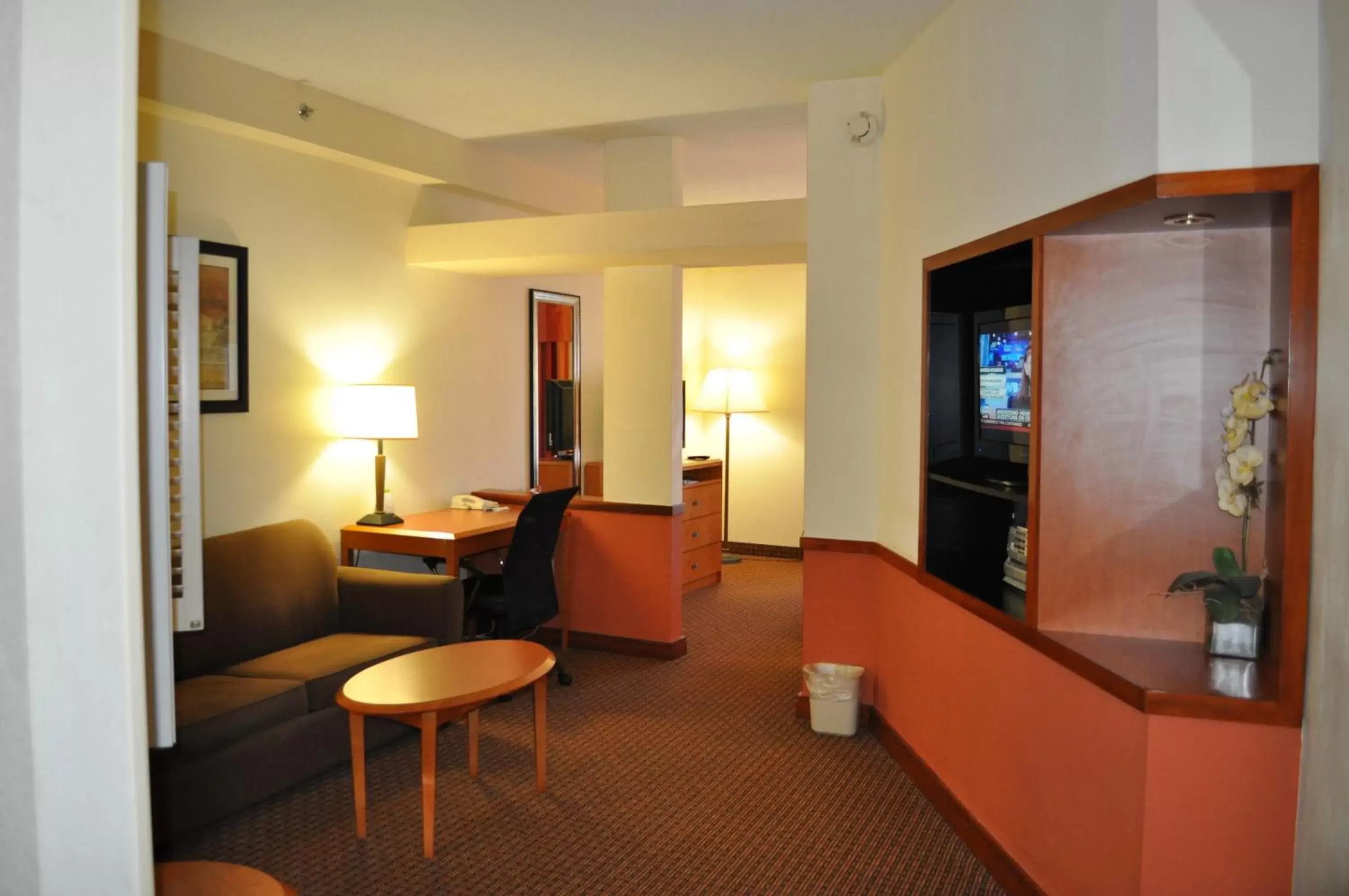 Photo of the whole room, Seating Area in Holiday Inn Express Williamston, an IHG Hotel