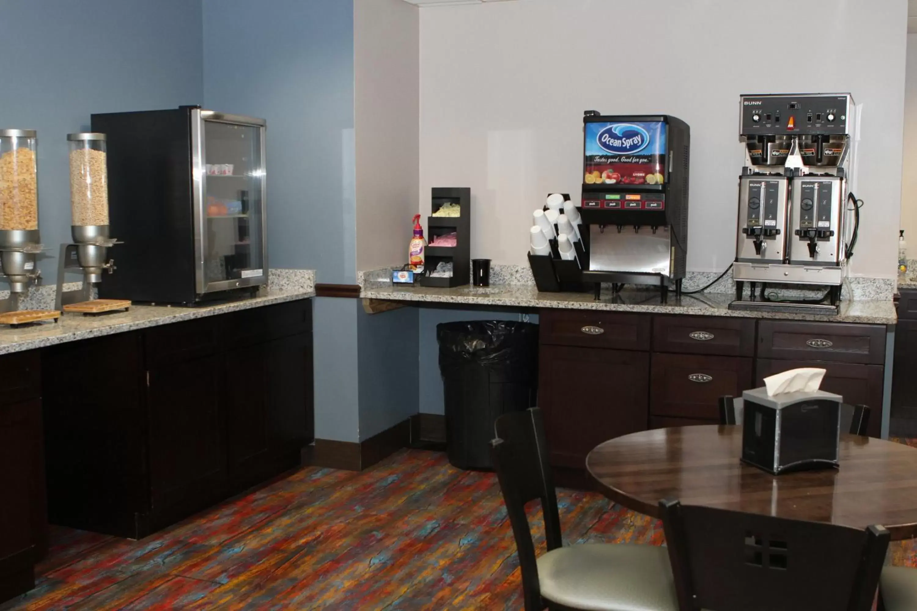 Breakfast, Kitchen/Kitchenette in Bay Lodging Resort