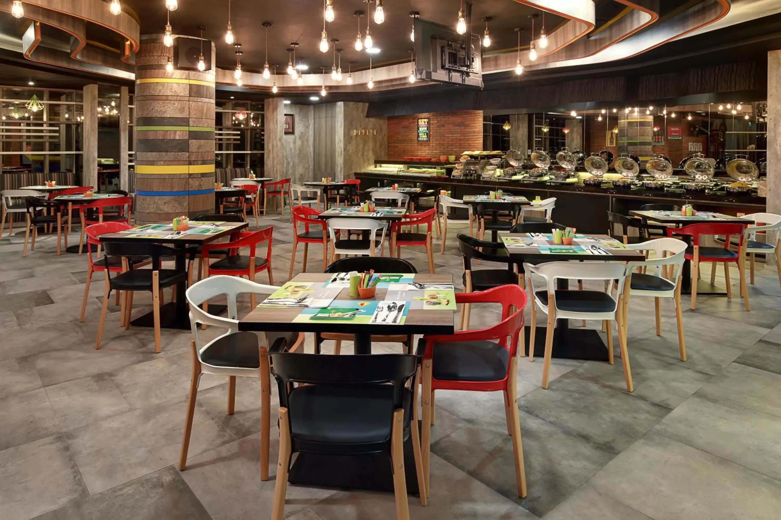 Restaurant/places to eat in Ibis Styles Makassar Sam Ratulangi Restaurant/places to eat in Ibis Styles Makassar Sam Ratulangi