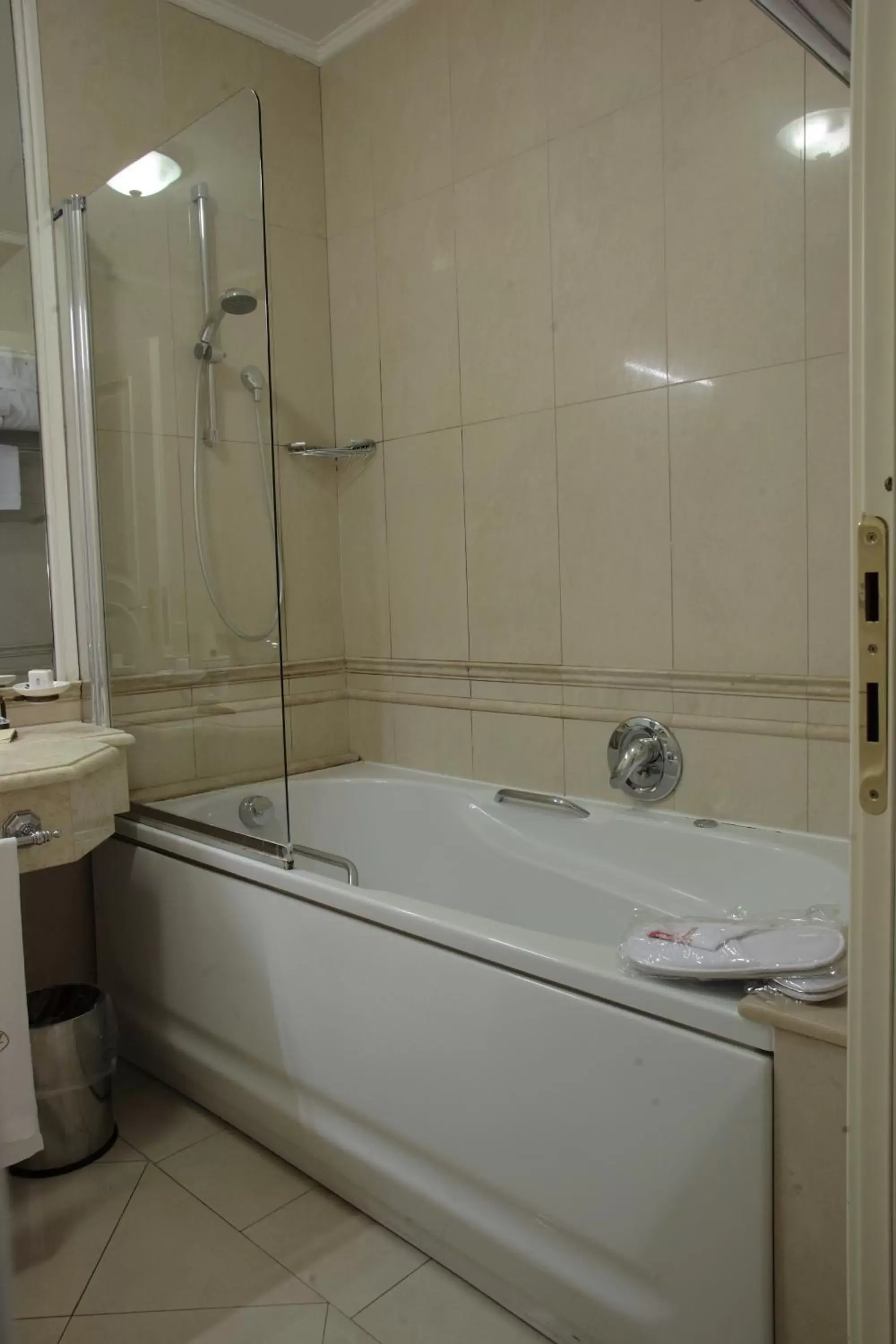 Bathroom in Palazzo Alabardieri