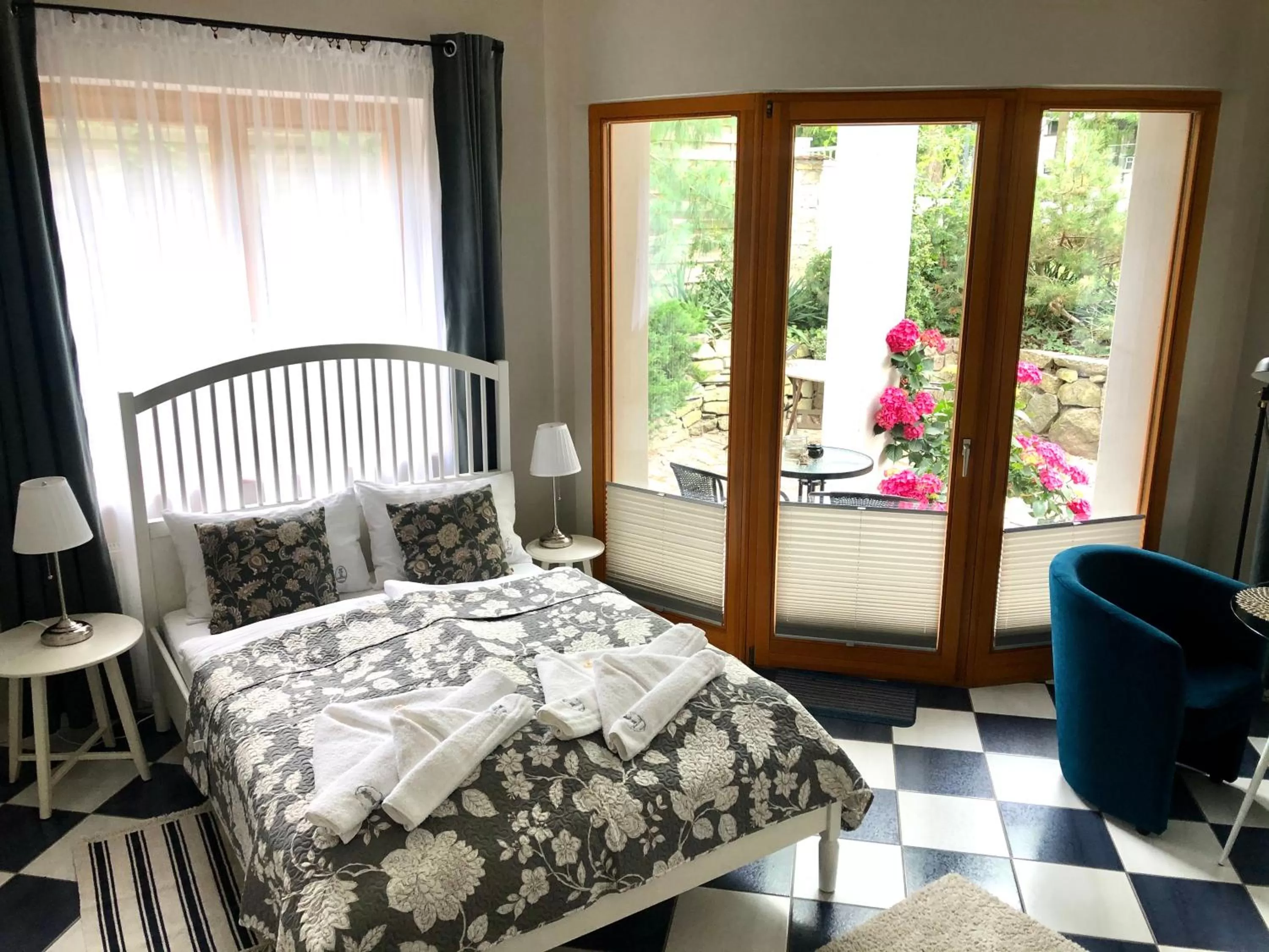 Bed in Willa 4 Pory Roku & Uznam