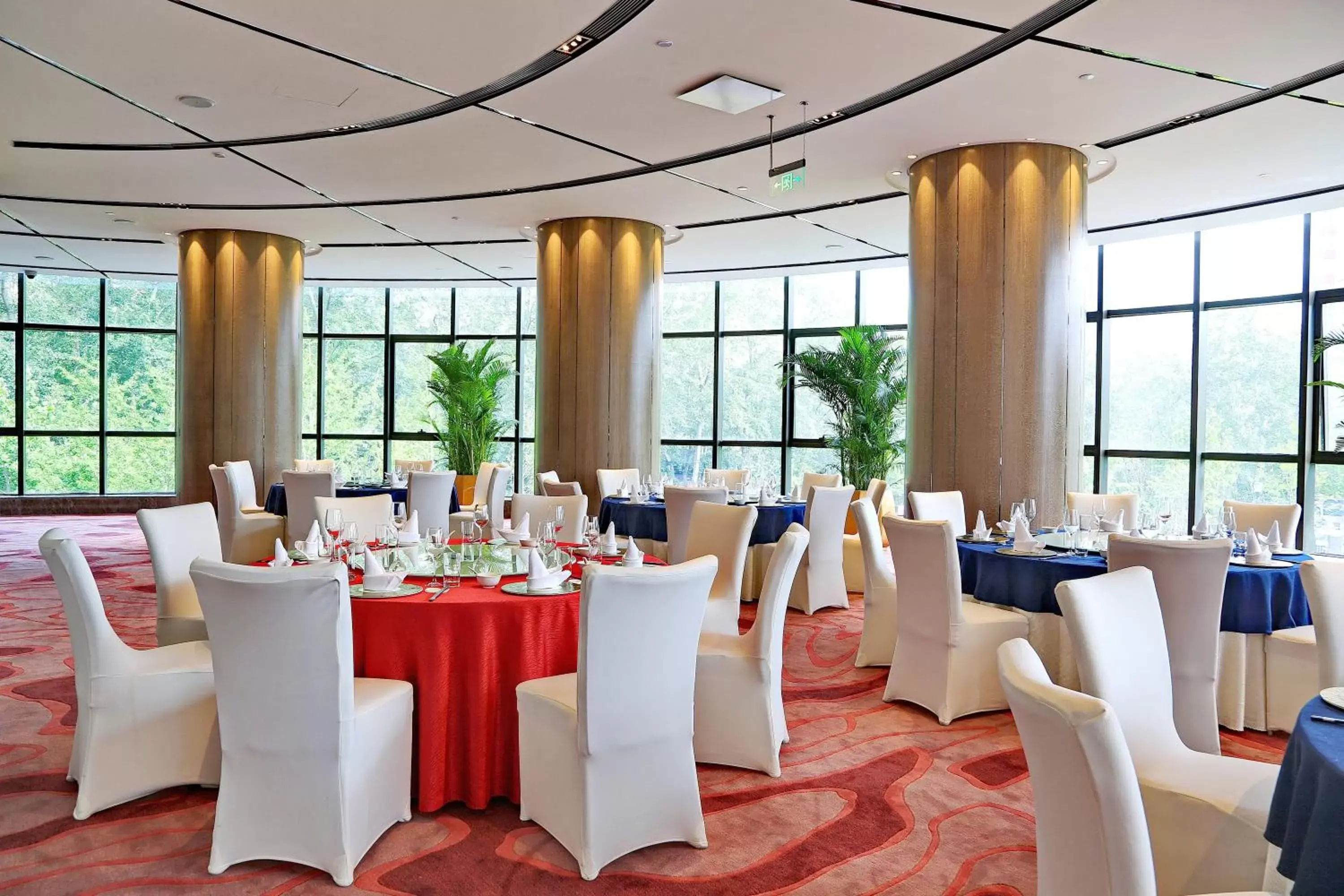 Meeting/conference room, Restaurant/Places to Eat in Crowne Plaza Beijing Lido, an IHG Hotel