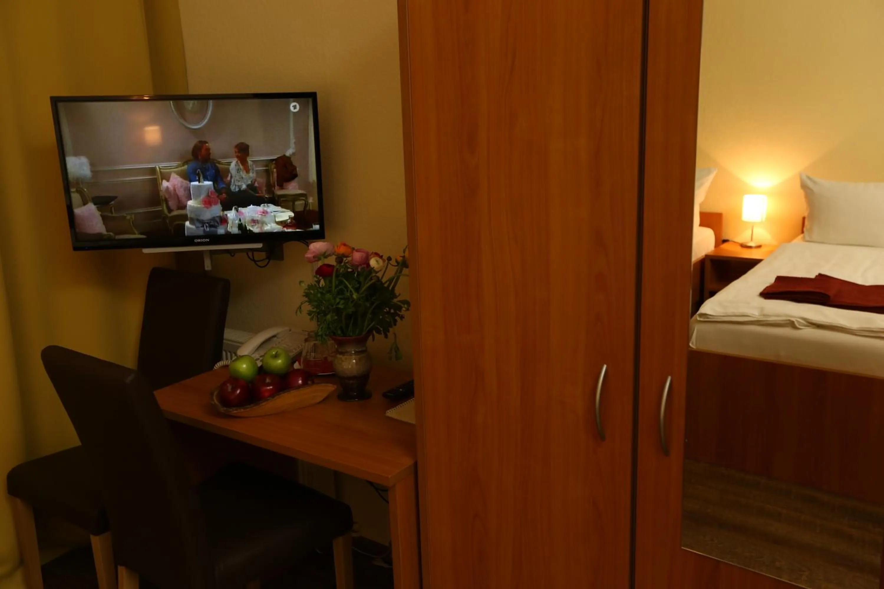 Photo of the whole room, Bed in Hotel AI Königshof