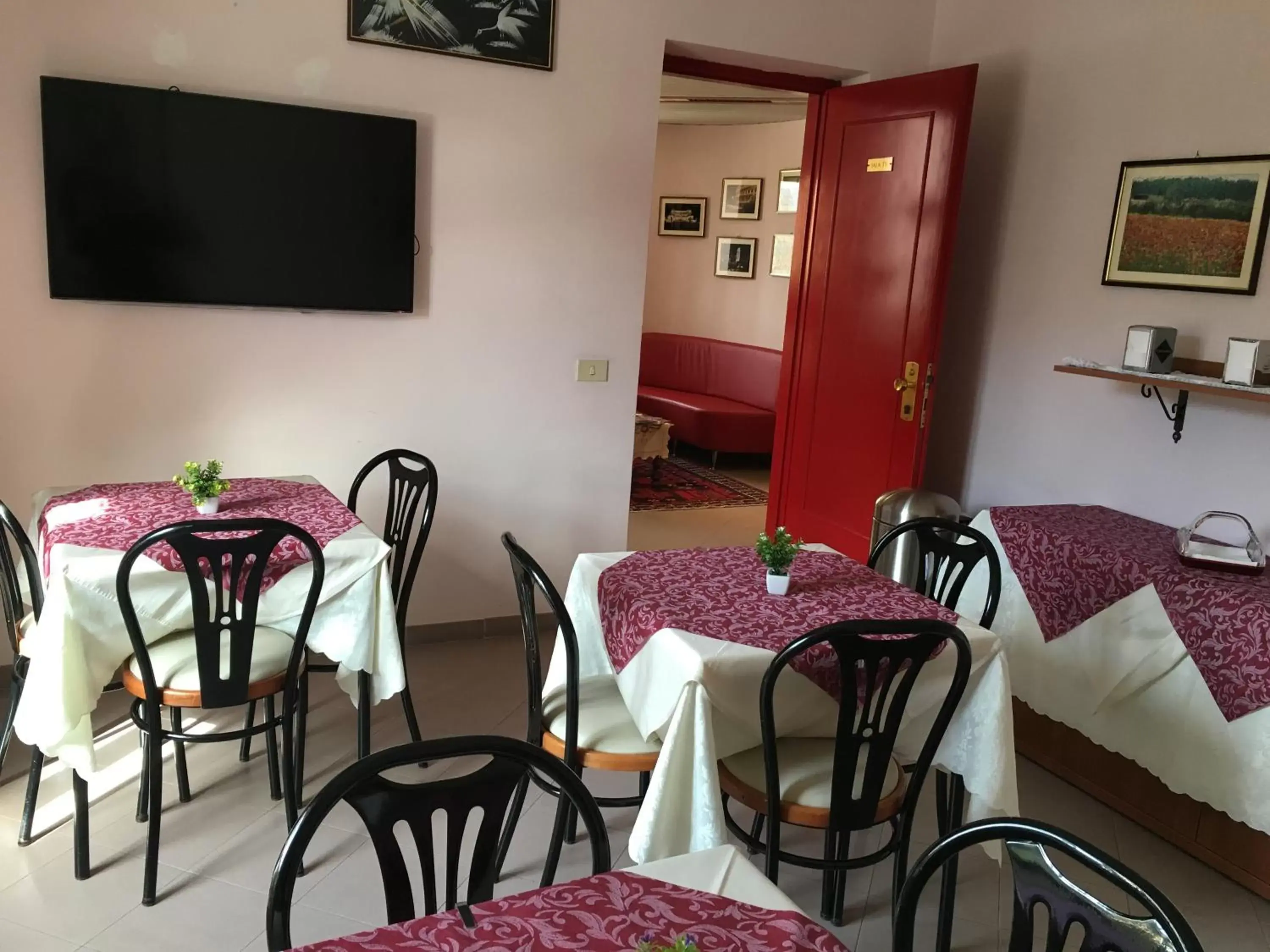 Restaurant/Places to Eat in Hotel Facioni