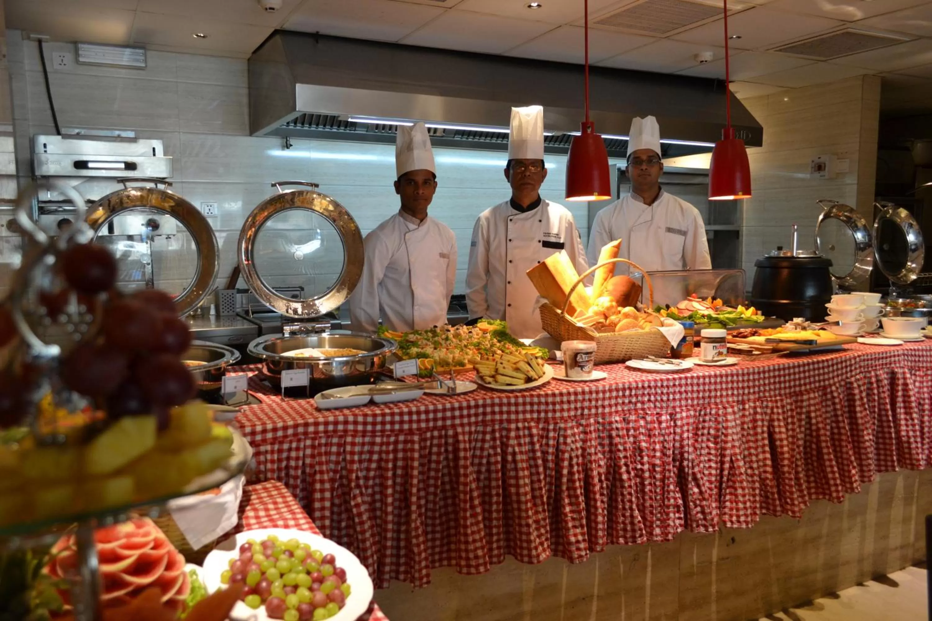 Breakfast in Lakeshore Suites, Banani