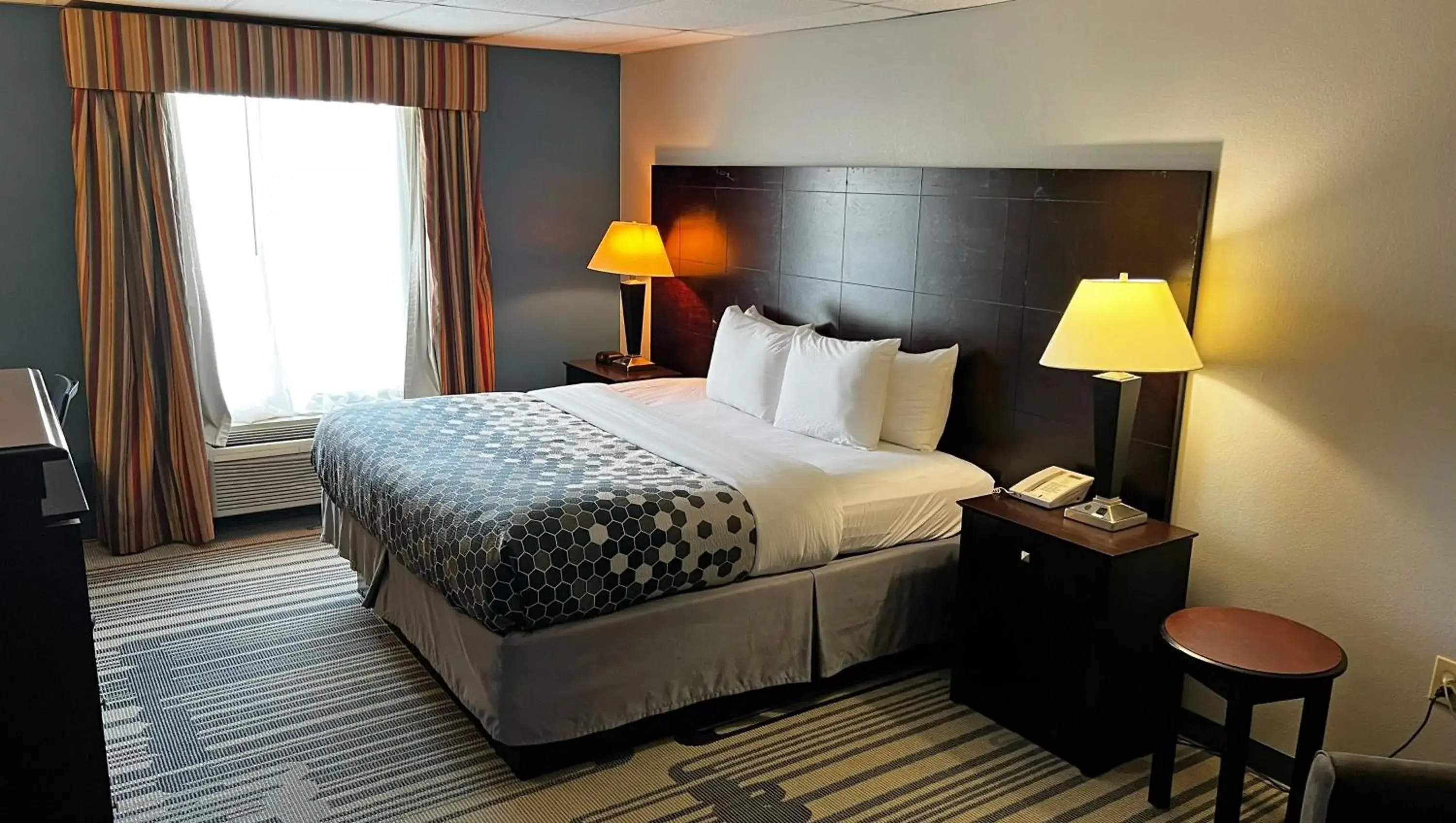 Bedroom, Bed in Super Inn and Suites Philadelphia