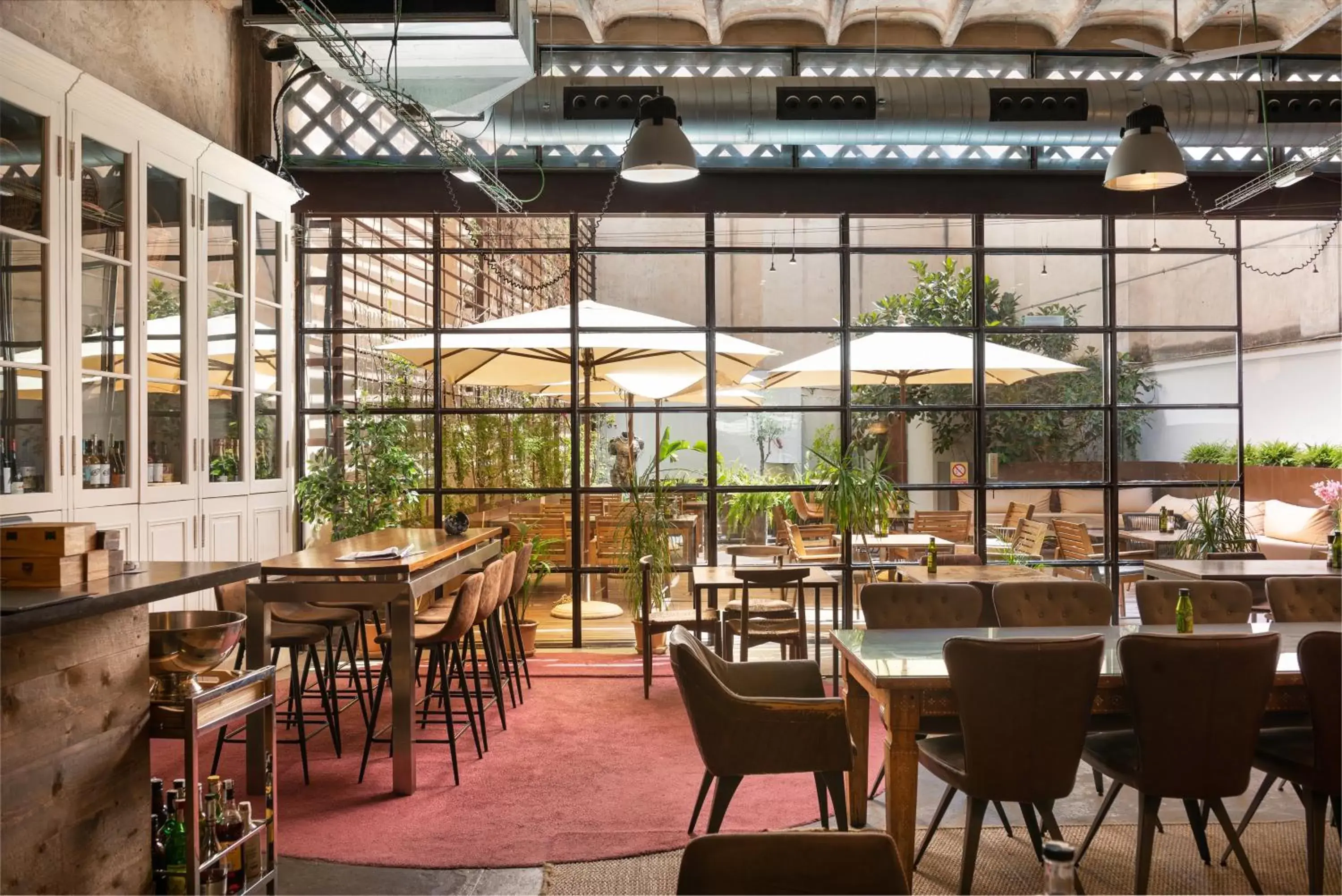 Restaurant/Places to Eat in Brondo Architect Hotel