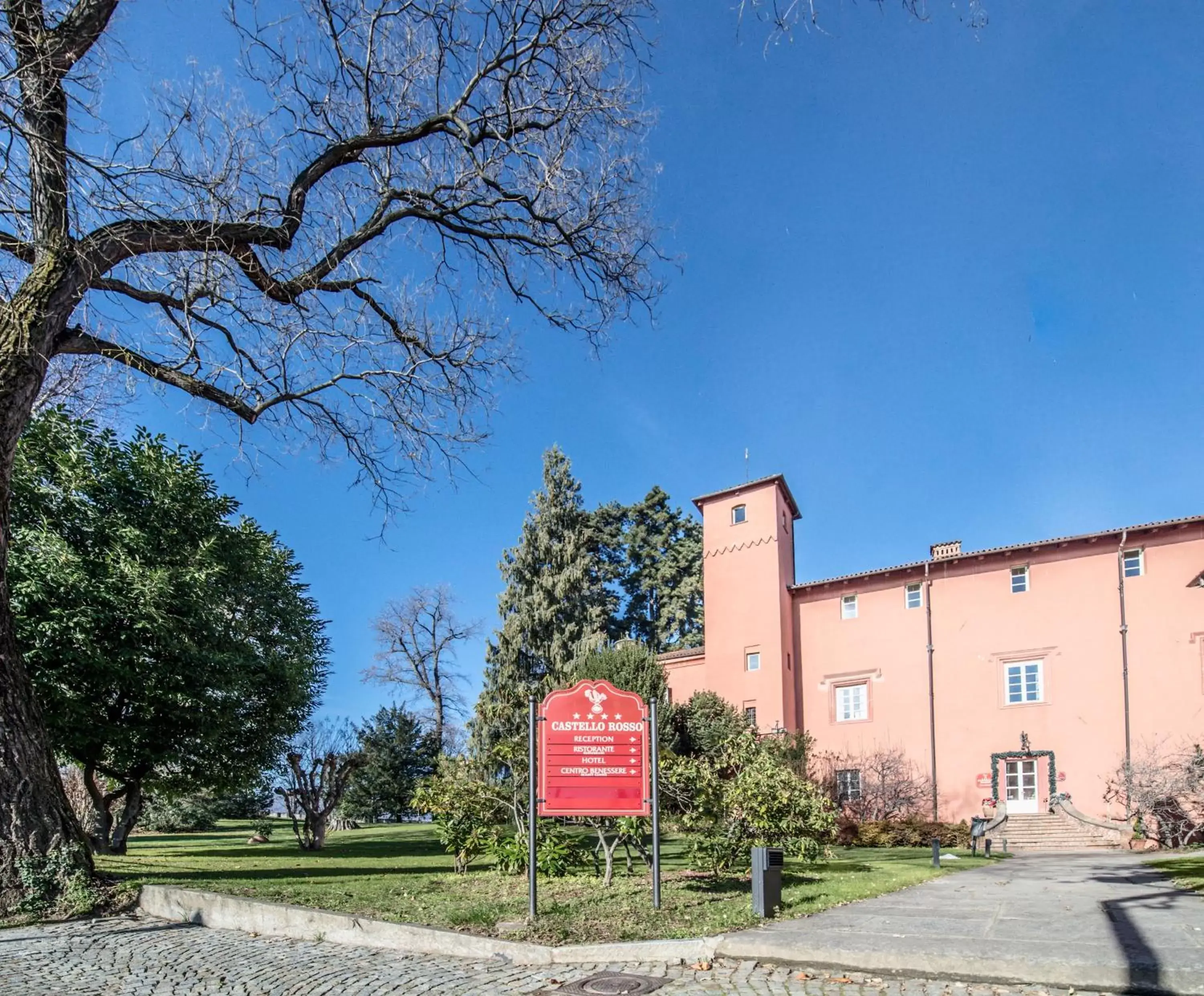 Property Building in Castello Rosso