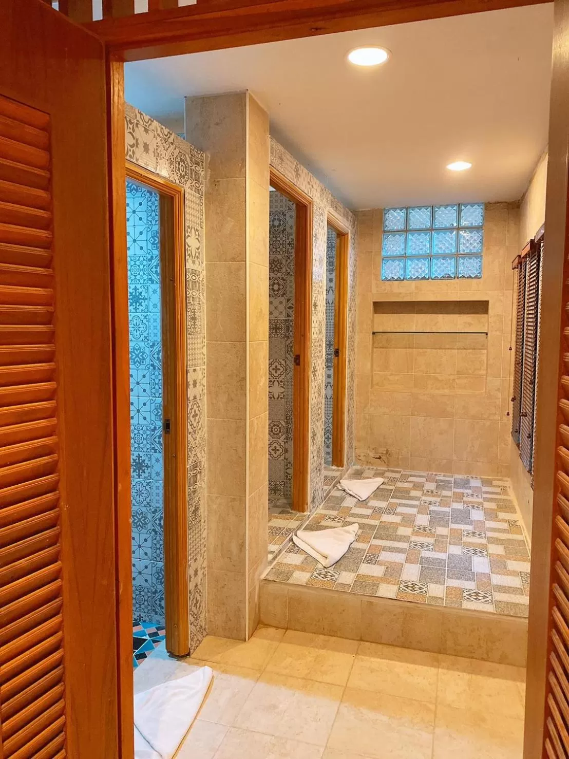 Shower in Sasidara Resort Nan