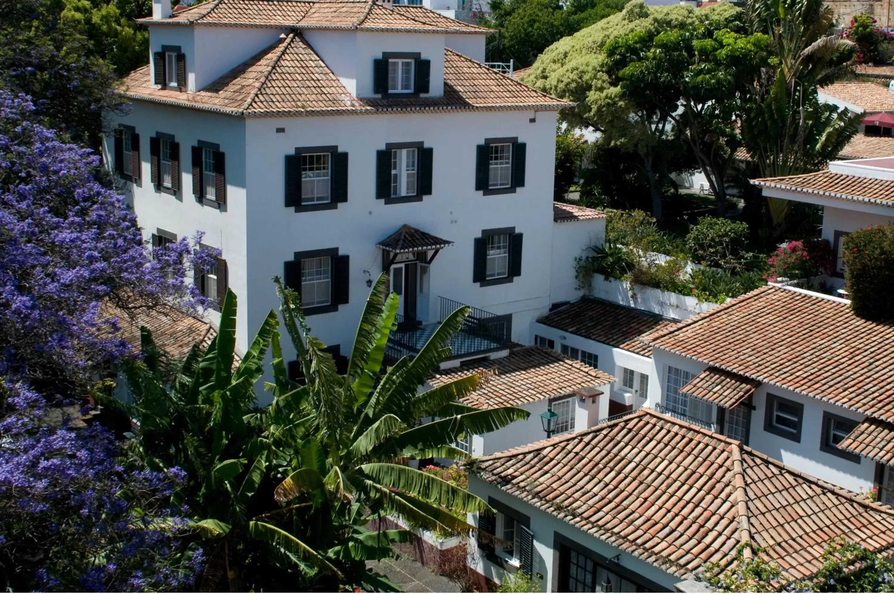 Facade/entrance, Property Building in Quinta Da Penha De Franca