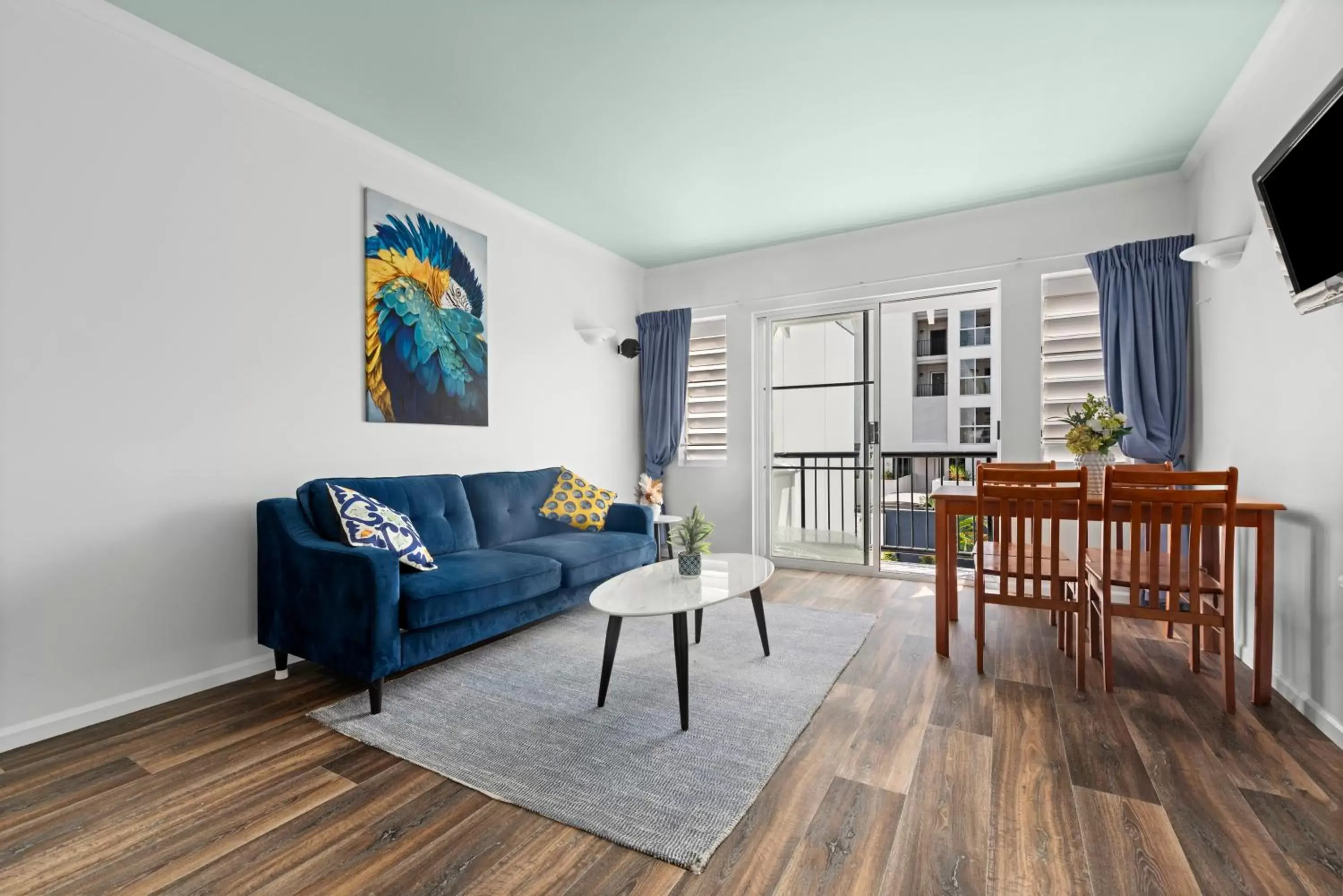 Living room, Seating Area in Villa Vaucluse Apartments