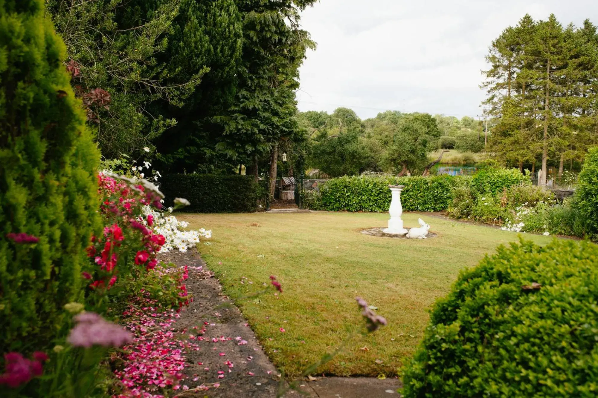 Garden in Brookhall Cottages