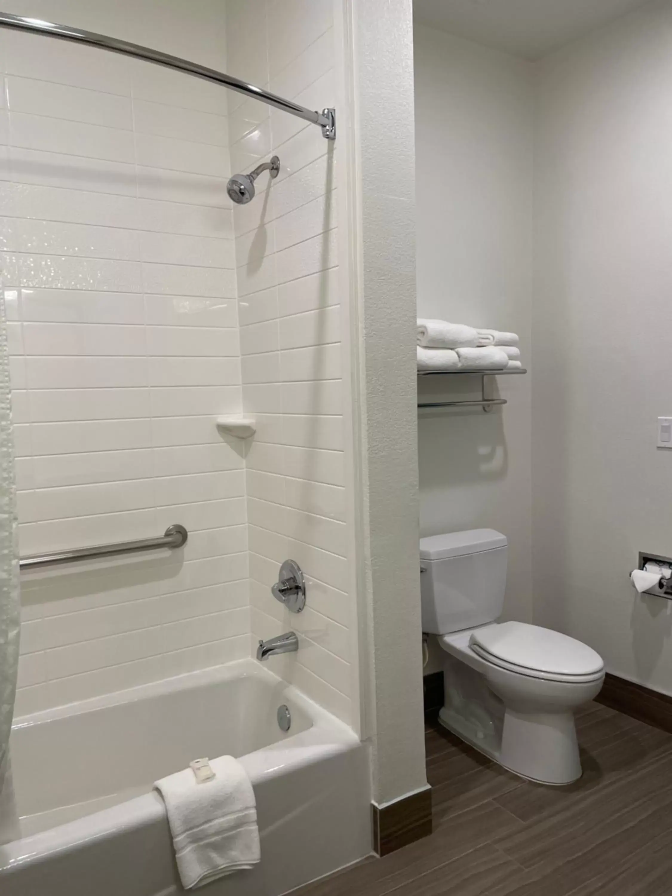 Bathroom in La Quinta by Wyndham Houston West at Clay Road