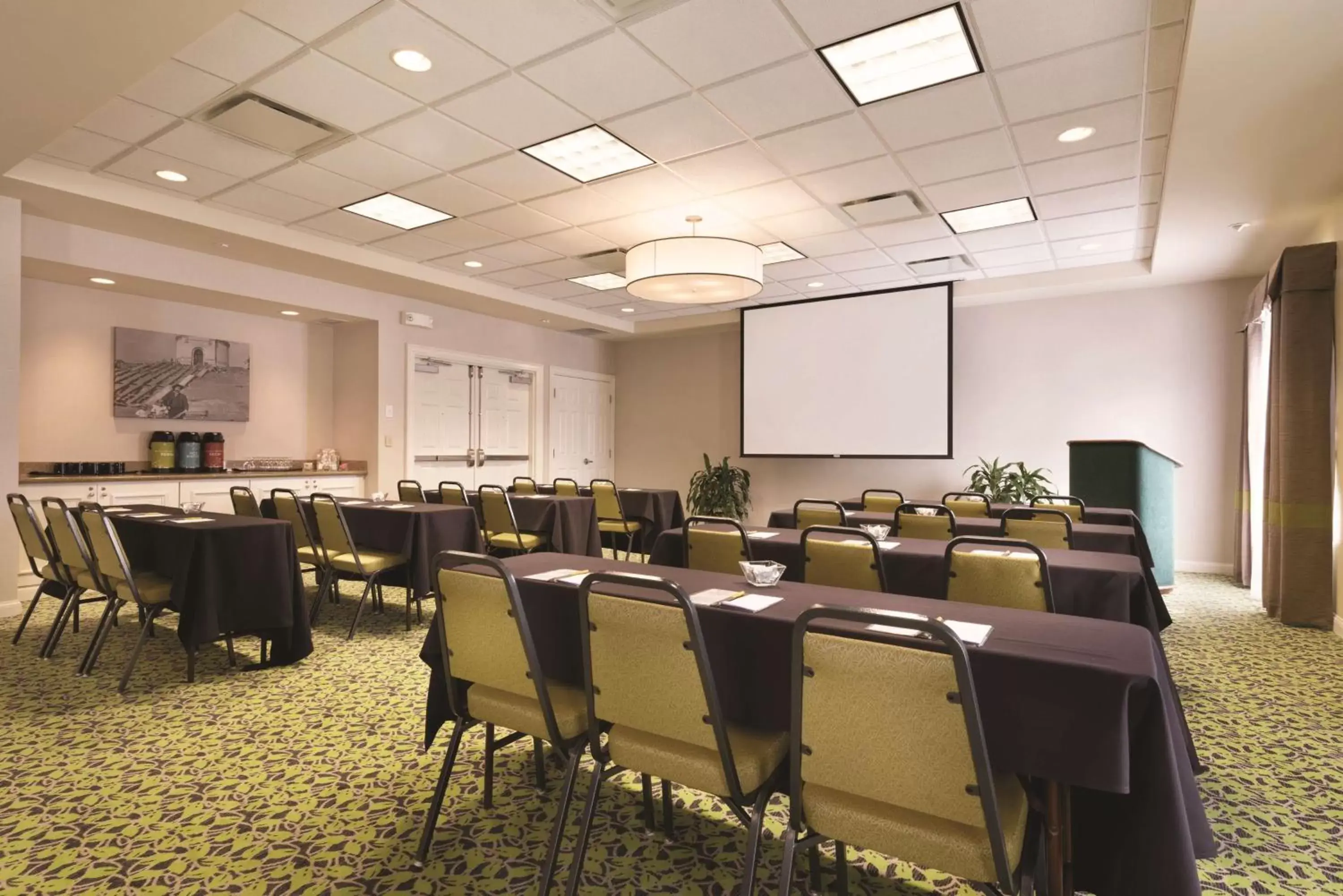 Meeting/conference room in Hilton Garden Inn Akron-Canton Airport