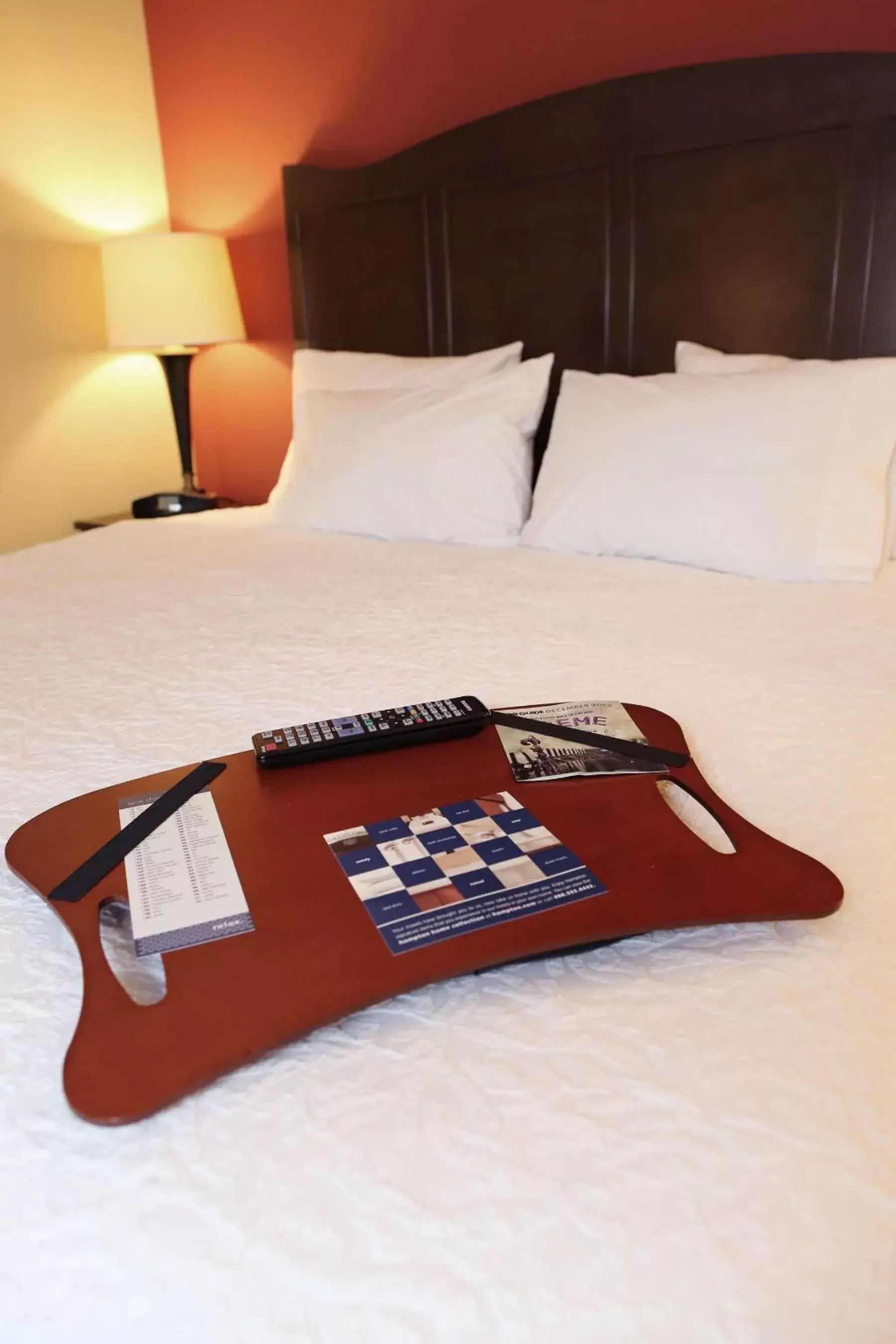 Bed in Hampton Inn Union City