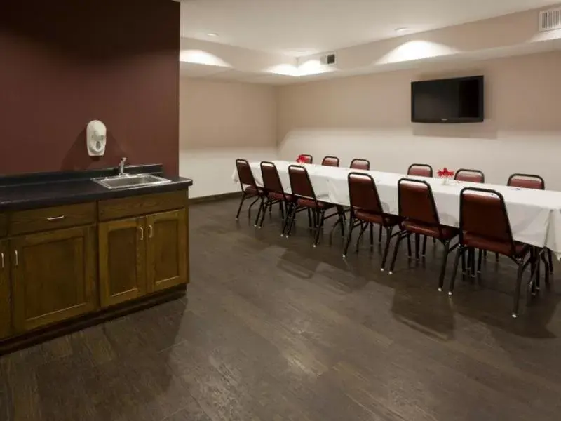 Banquet/Function facilities in GrandStay Hotel and Suites Parkers Prairie