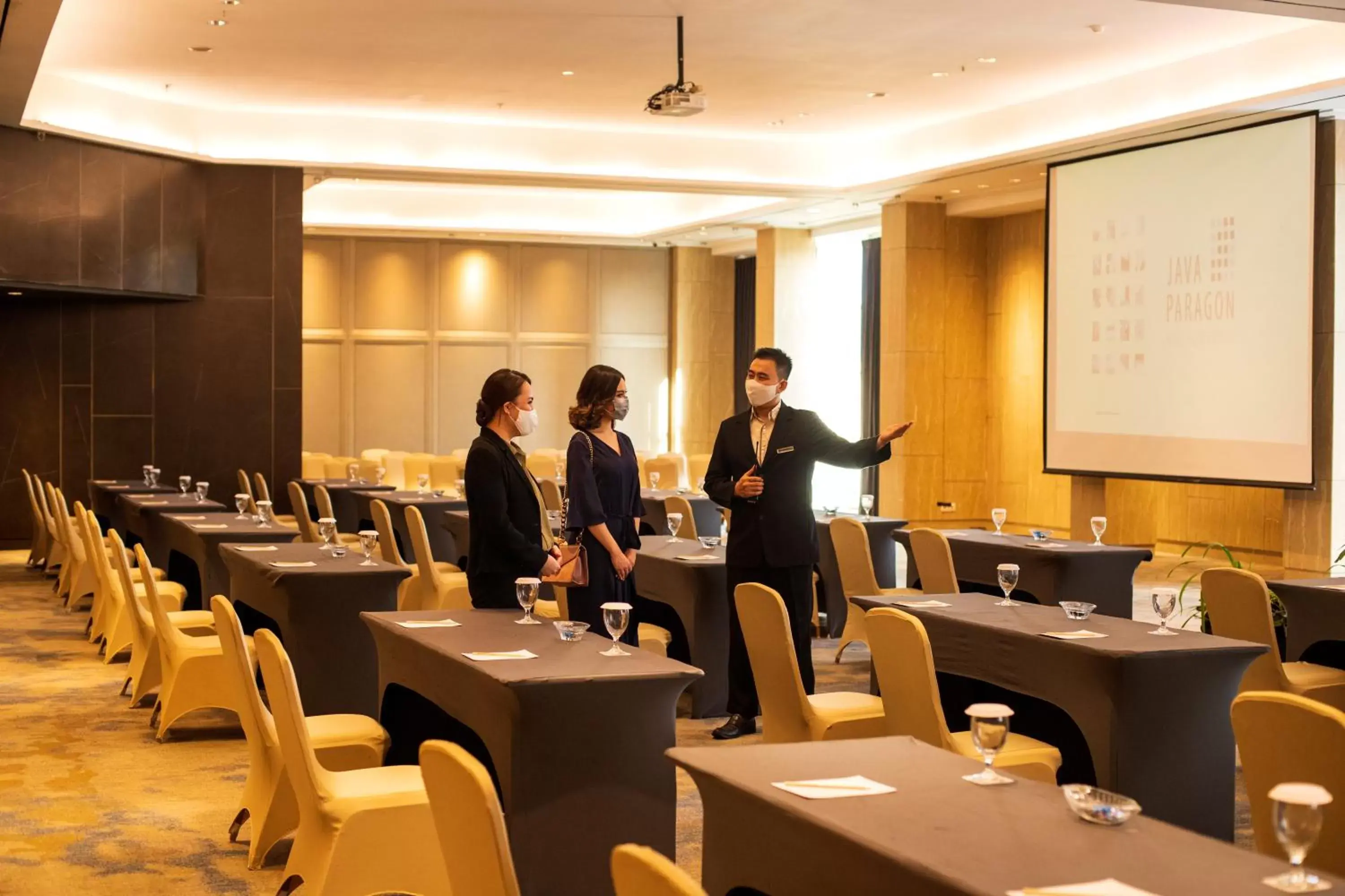 Meeting/conference room, Restaurant/Places to Eat in Java Paragon Hotel & Residences