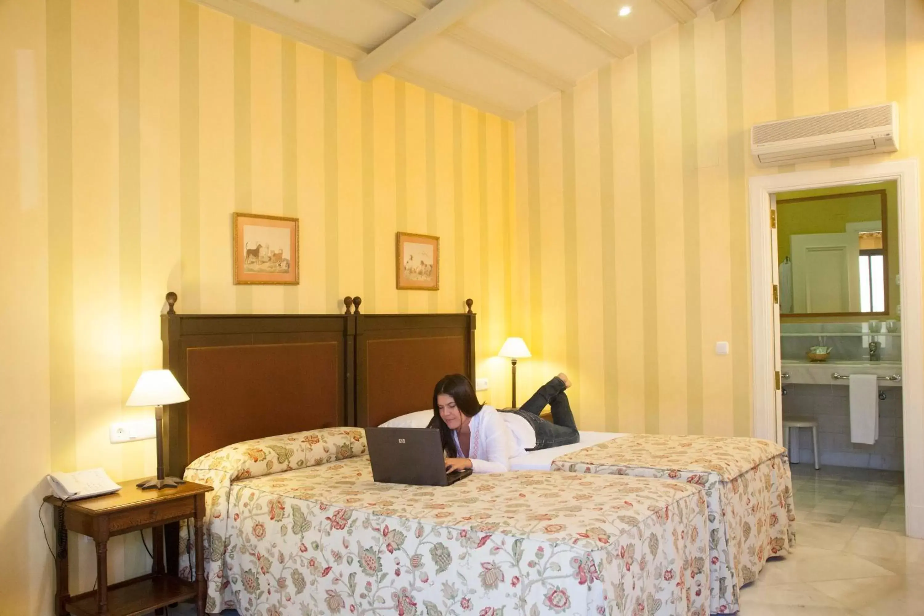 Bedroom, Bed in Villa Jerez