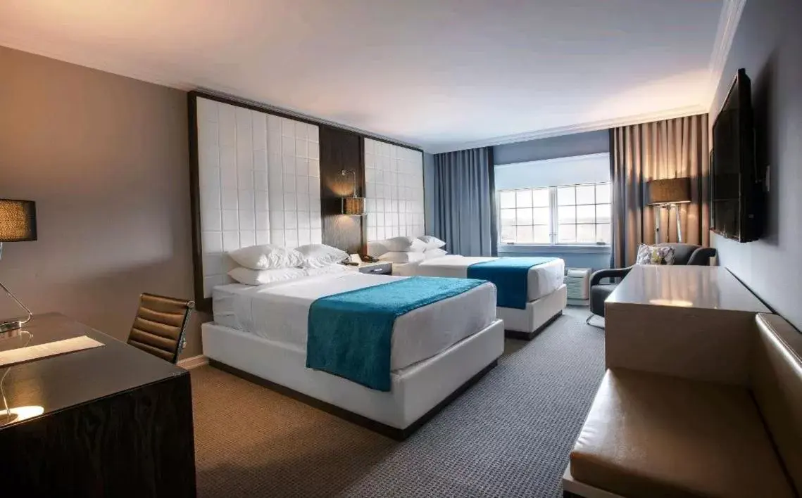 Bedroom in Westminster Hotel