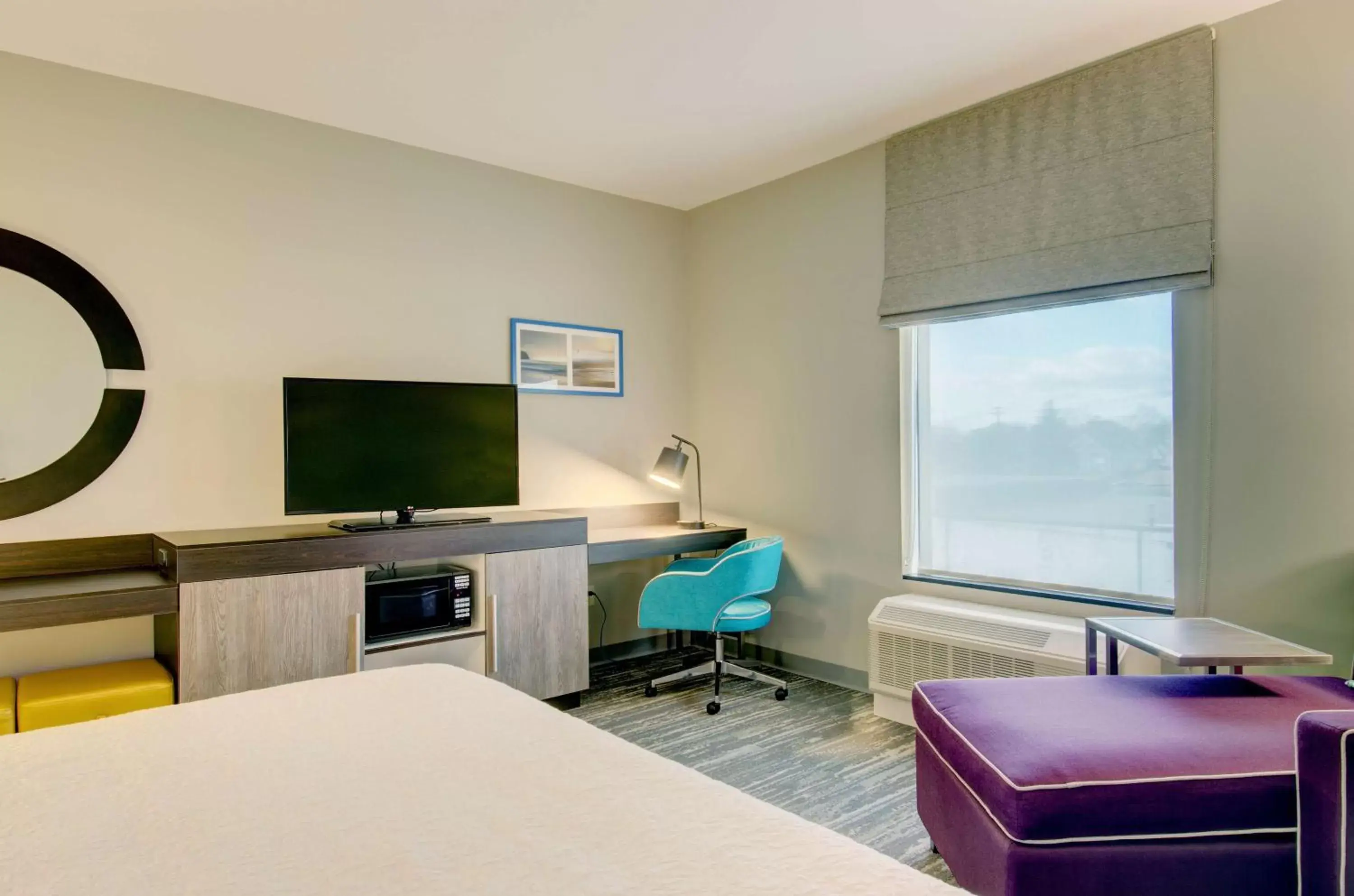 Bedroom in Hampton Inn & Suites Boston/Stoughton, Ma