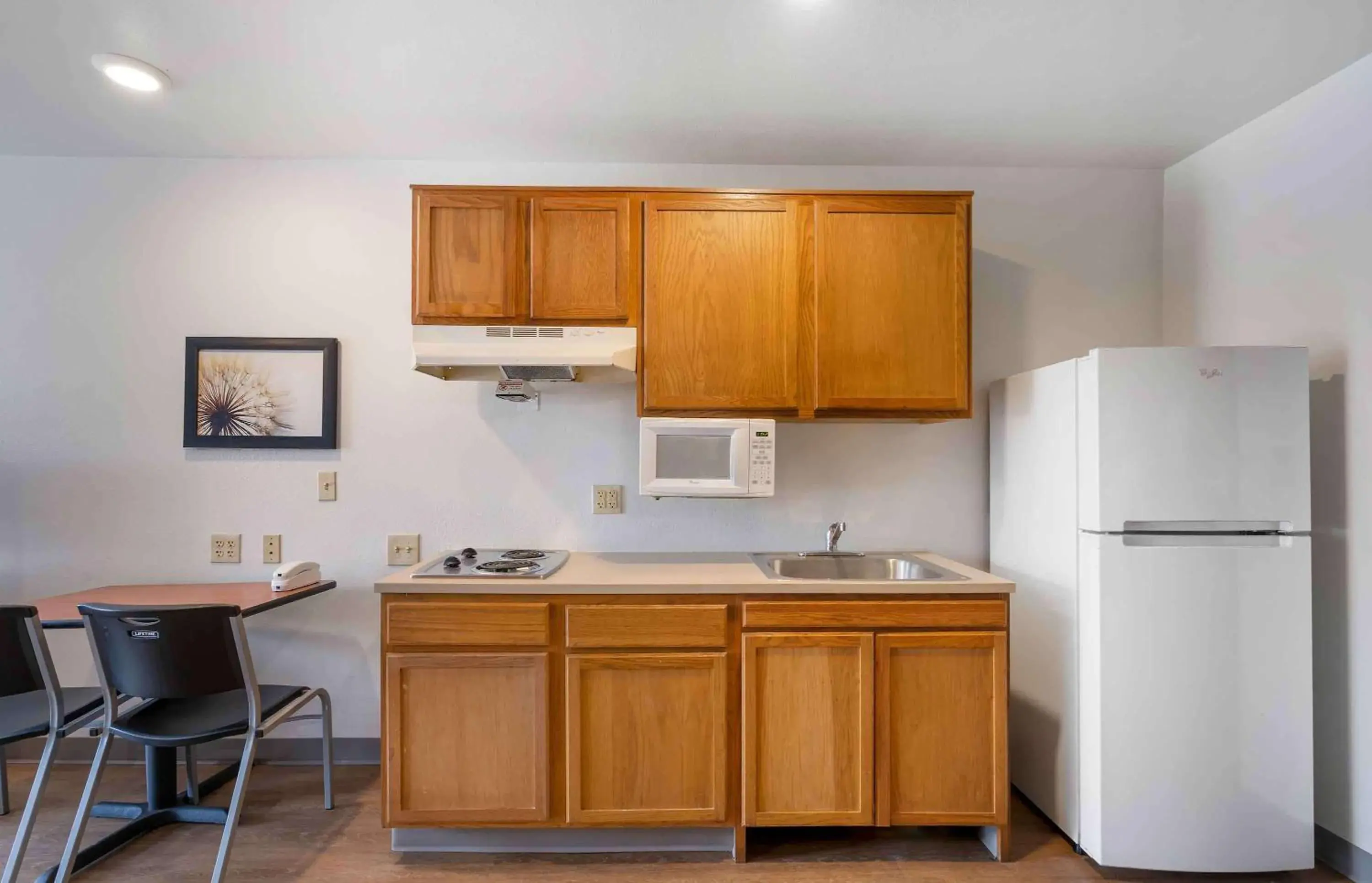 Bedroom, Kitchen/Kitchenette in Extended Stay America Select Suites - Lakeland