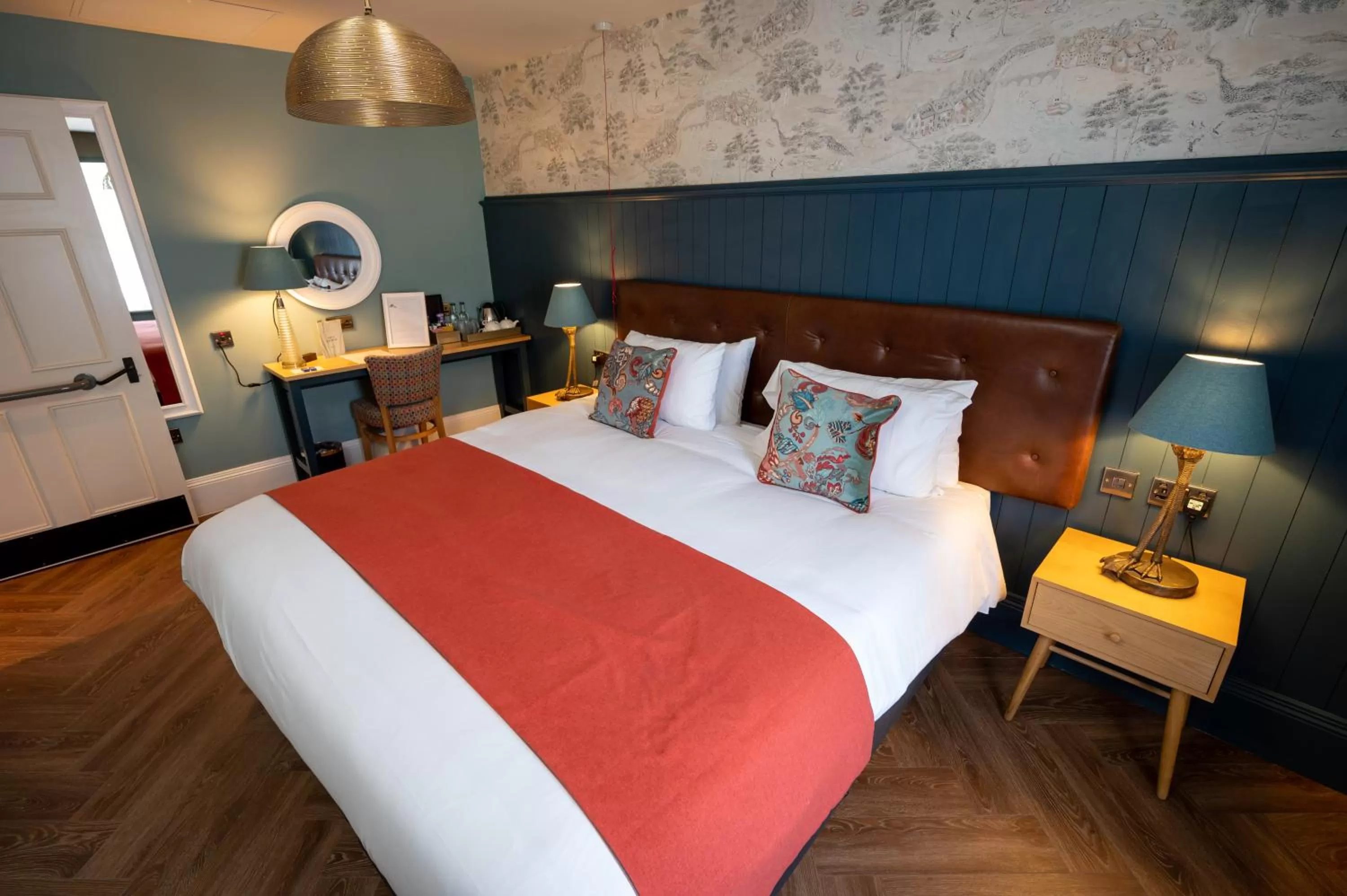 Bedroom, Bed in Victoria Hotel by Chef & Brewer Collection