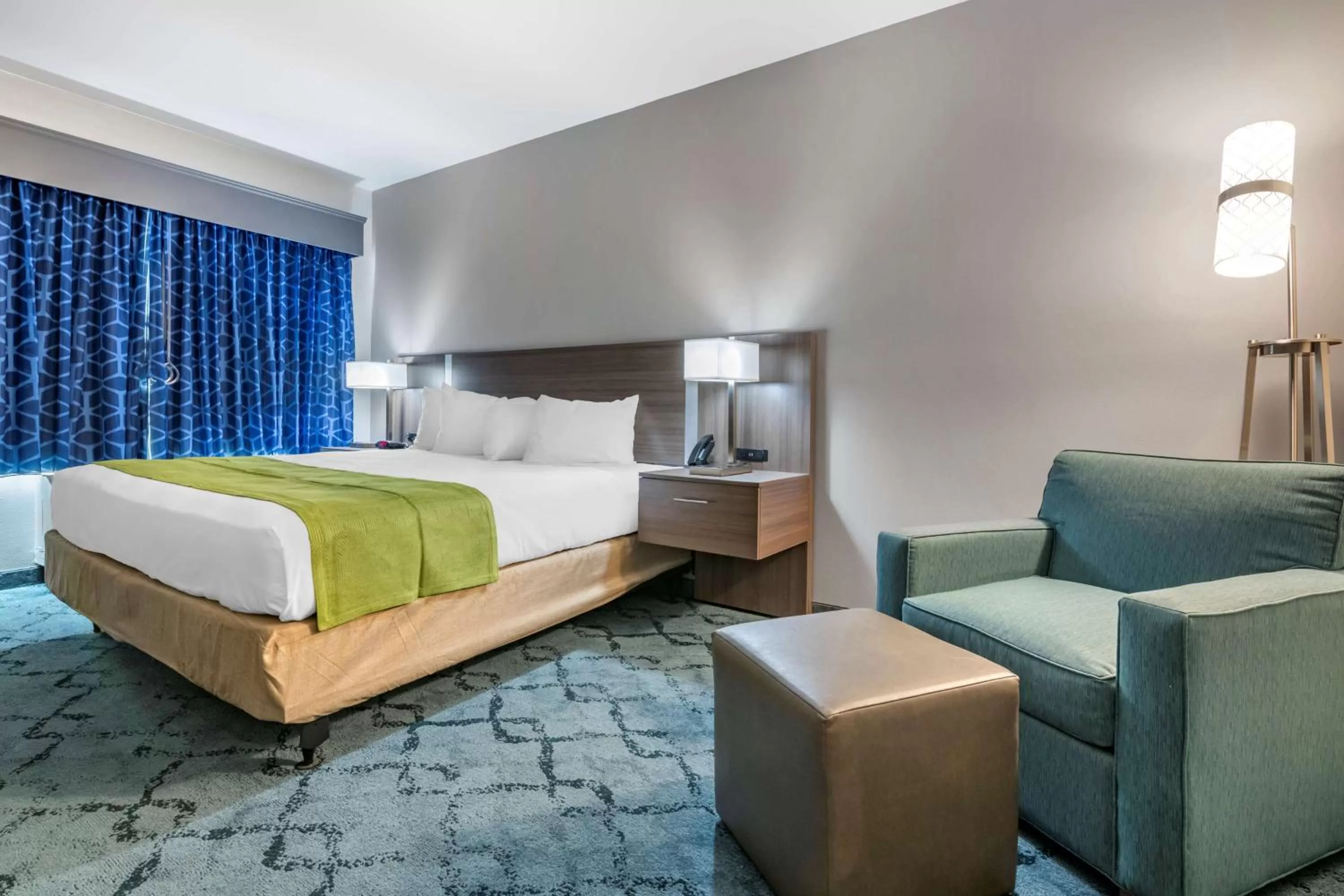 Photo of the whole room, Bed in Best Western Plus Lakeland