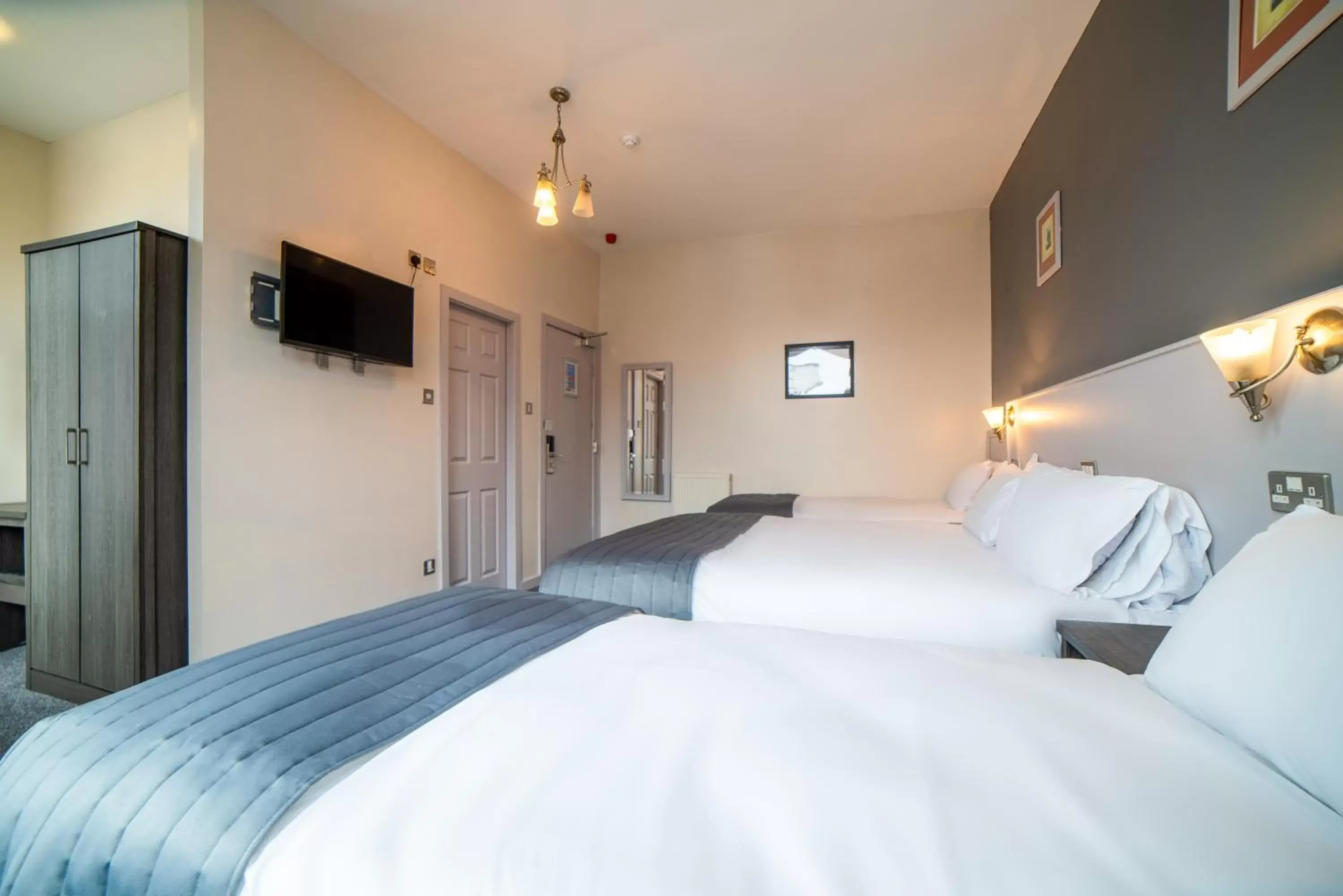Bed in Comfort Inn Blackpool Gresham