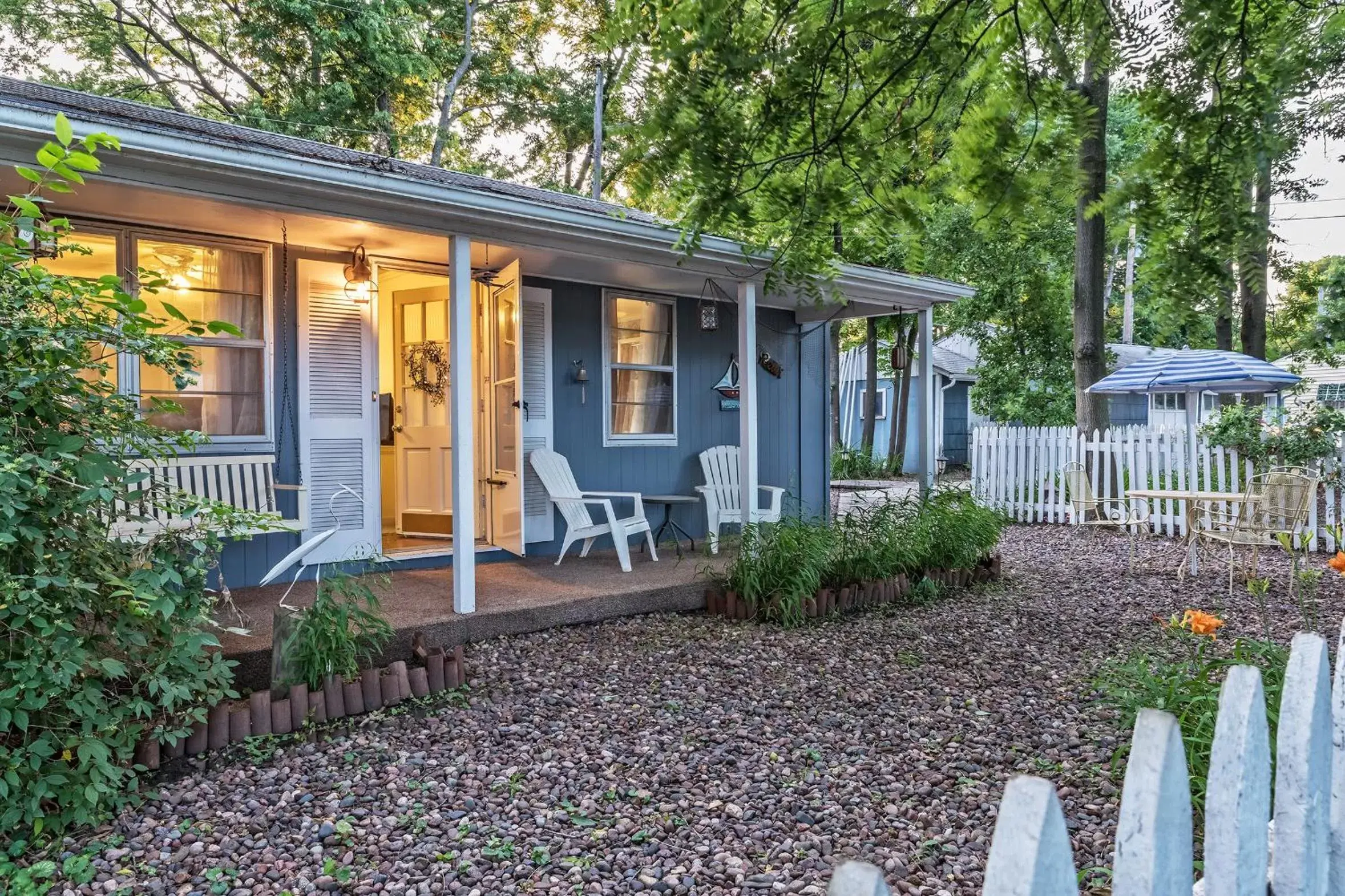 Property building in Silver Heart Inn & Cottages