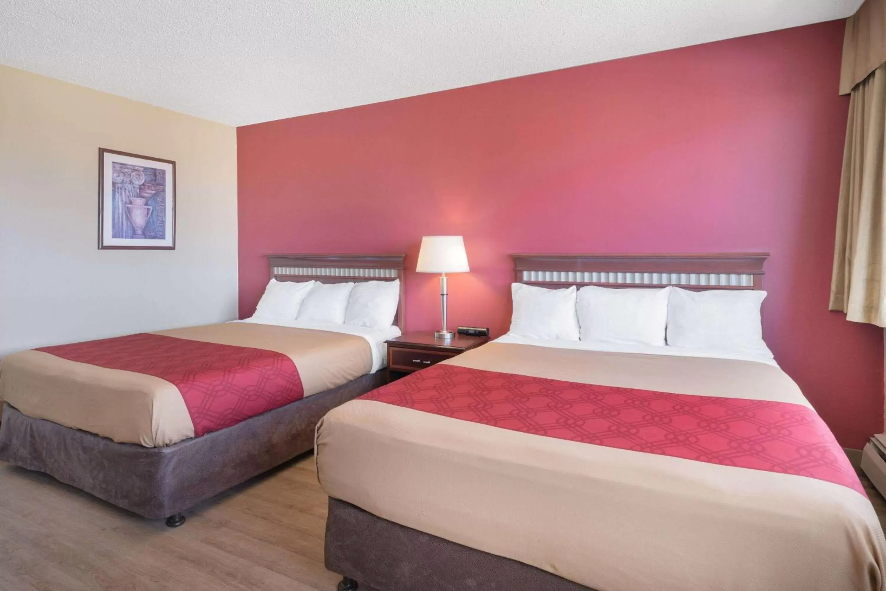 Photo of the whole room, Bed in Travelodge by Wyndham Fort St John