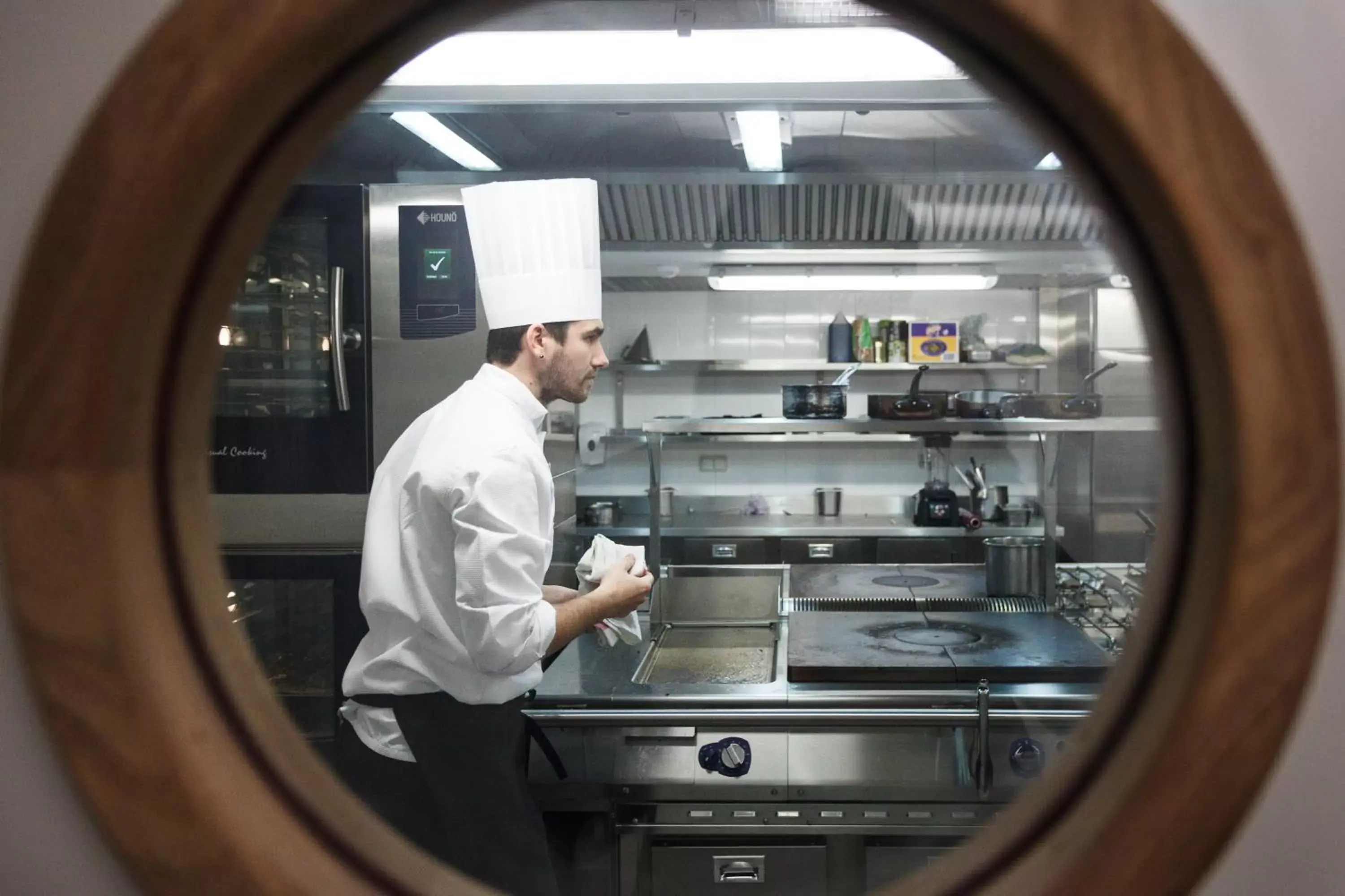 Kitchen or kitchenette in Best Western Plus Paris Meudon Ermitage