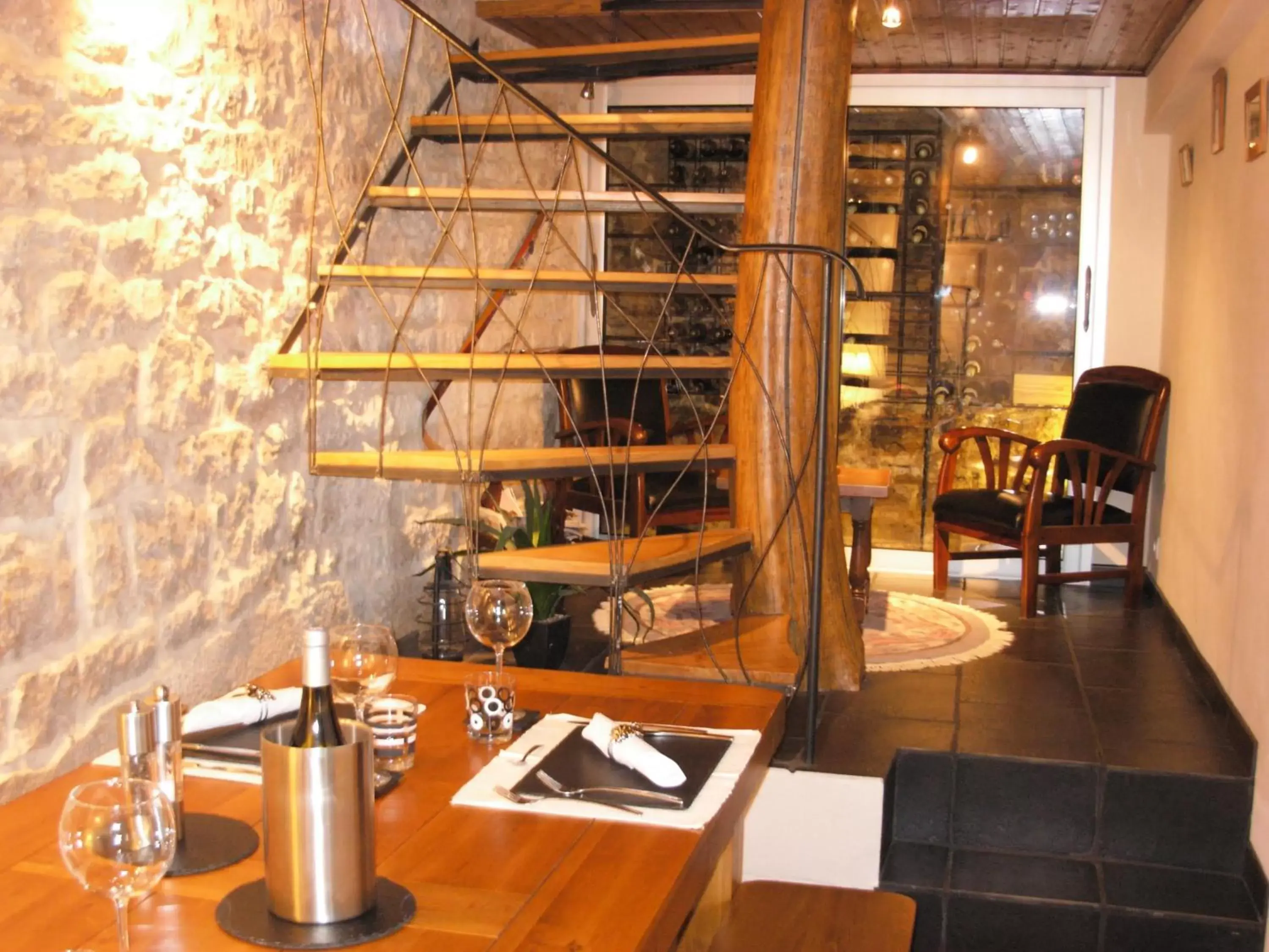 Restaurant/Places to Eat in Chambres D'Hotes La Maison Des Chiens Verts