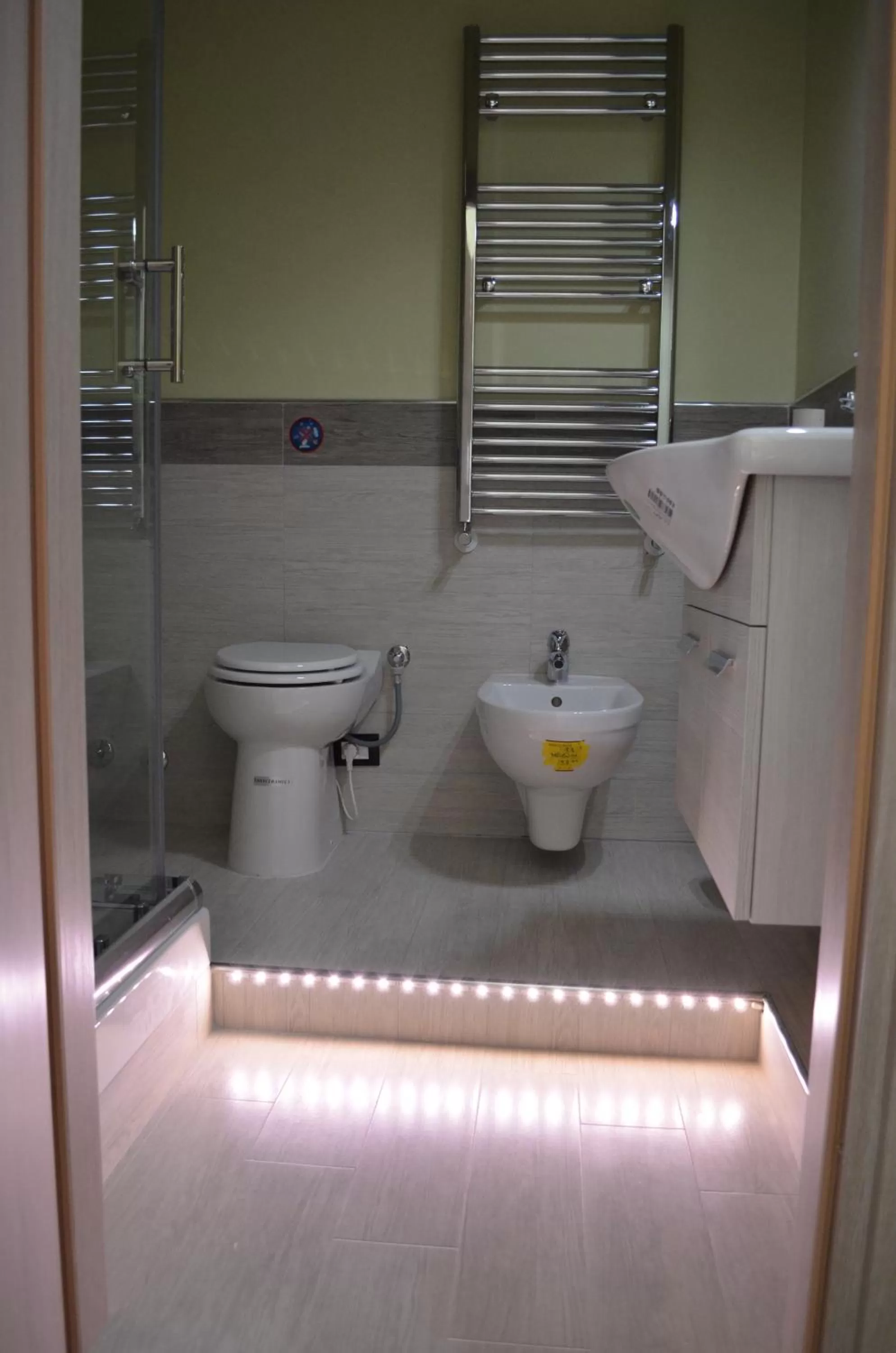 Shower in Casa Aurora B&B