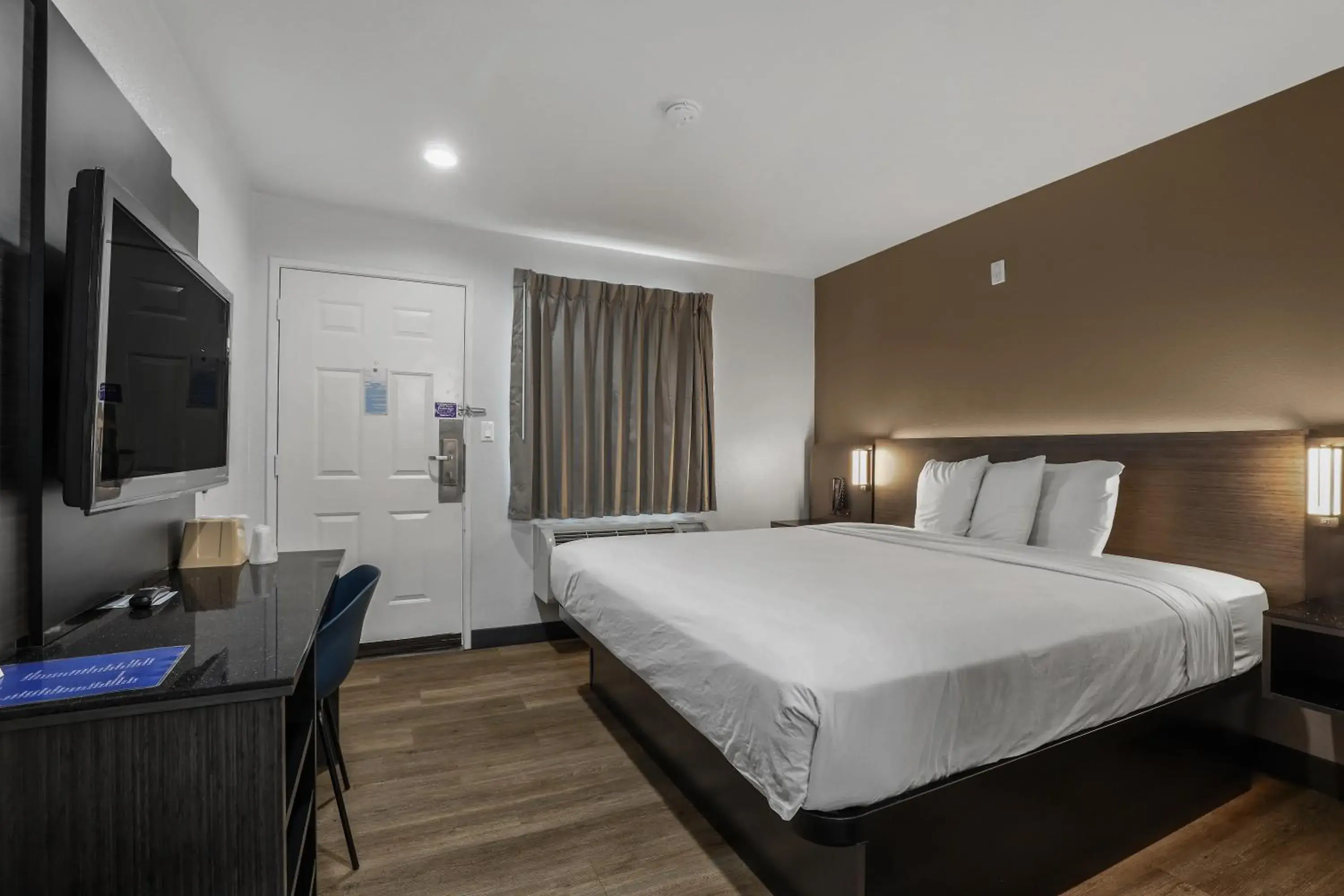 Bed in Motel 6-Escondido, CA