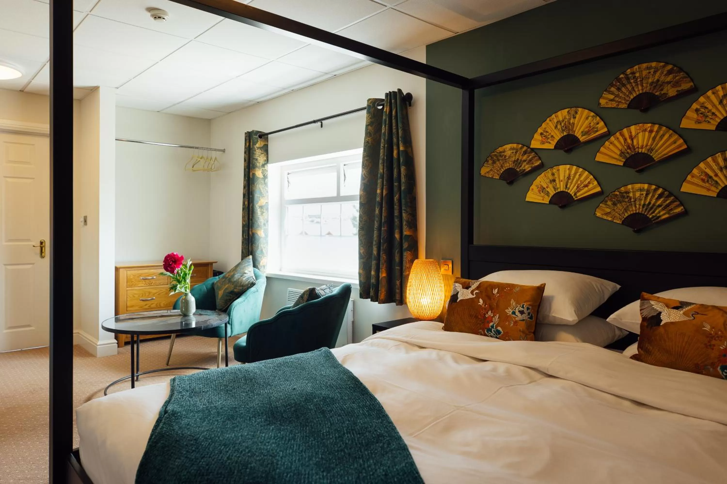 Bed in The Imperial Dragon Hotel