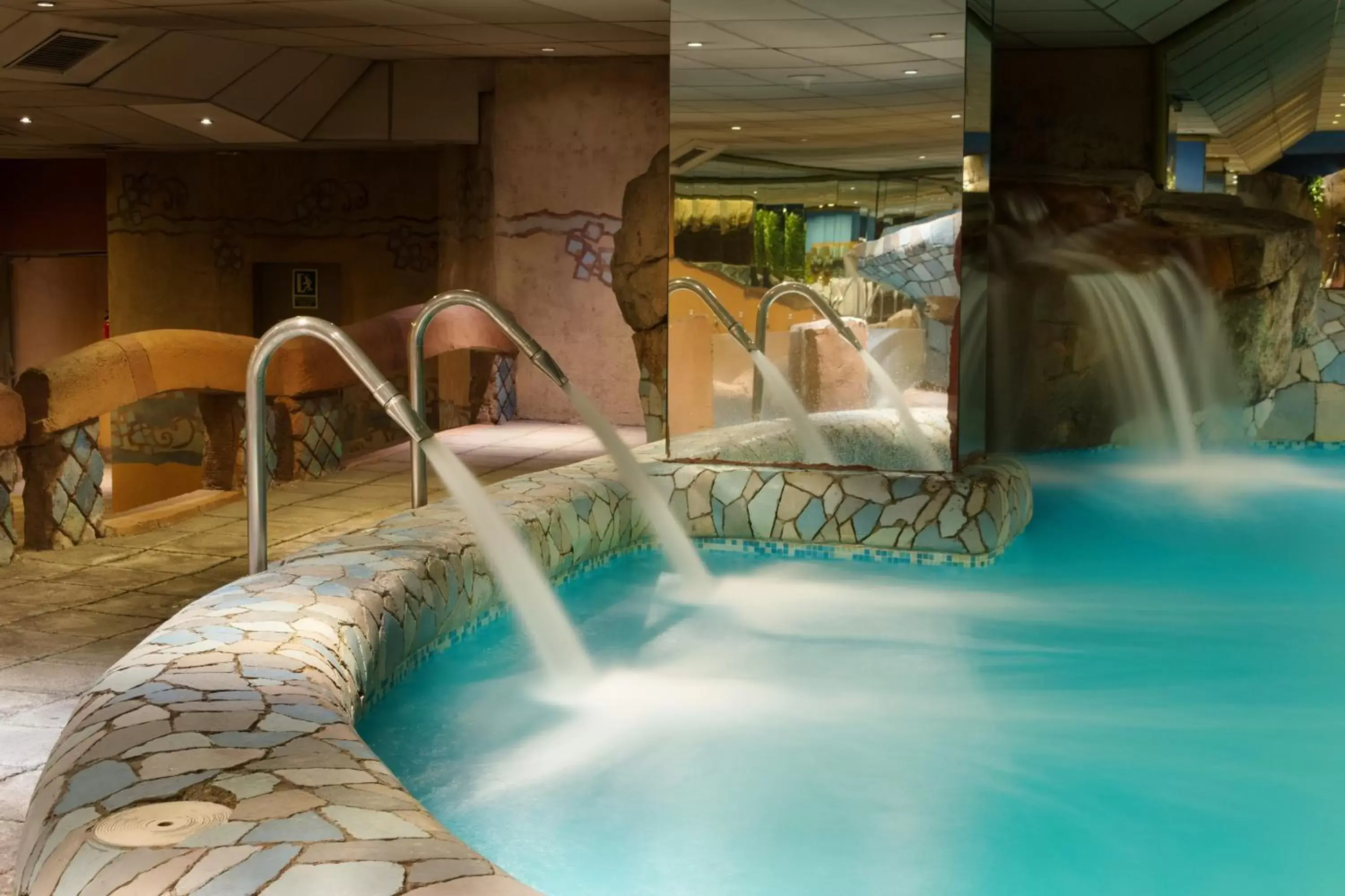 Public Bath, Swimming Pool in Ilunion Les Corts Spa