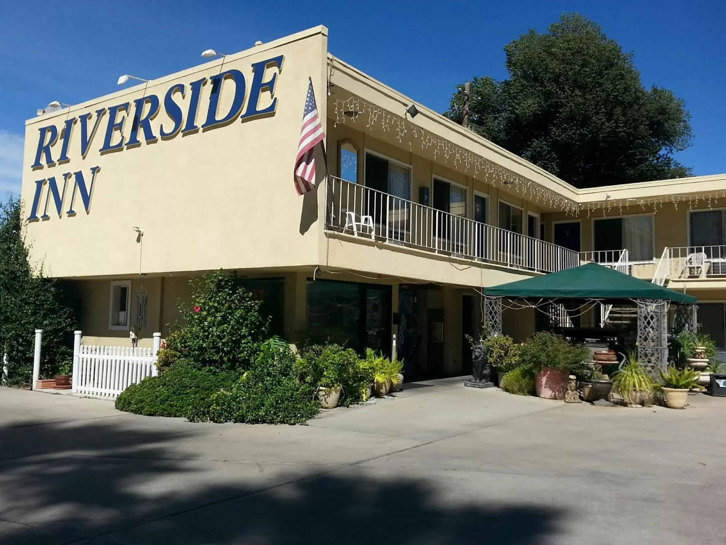 Property Building in Colusa Riverside Inn