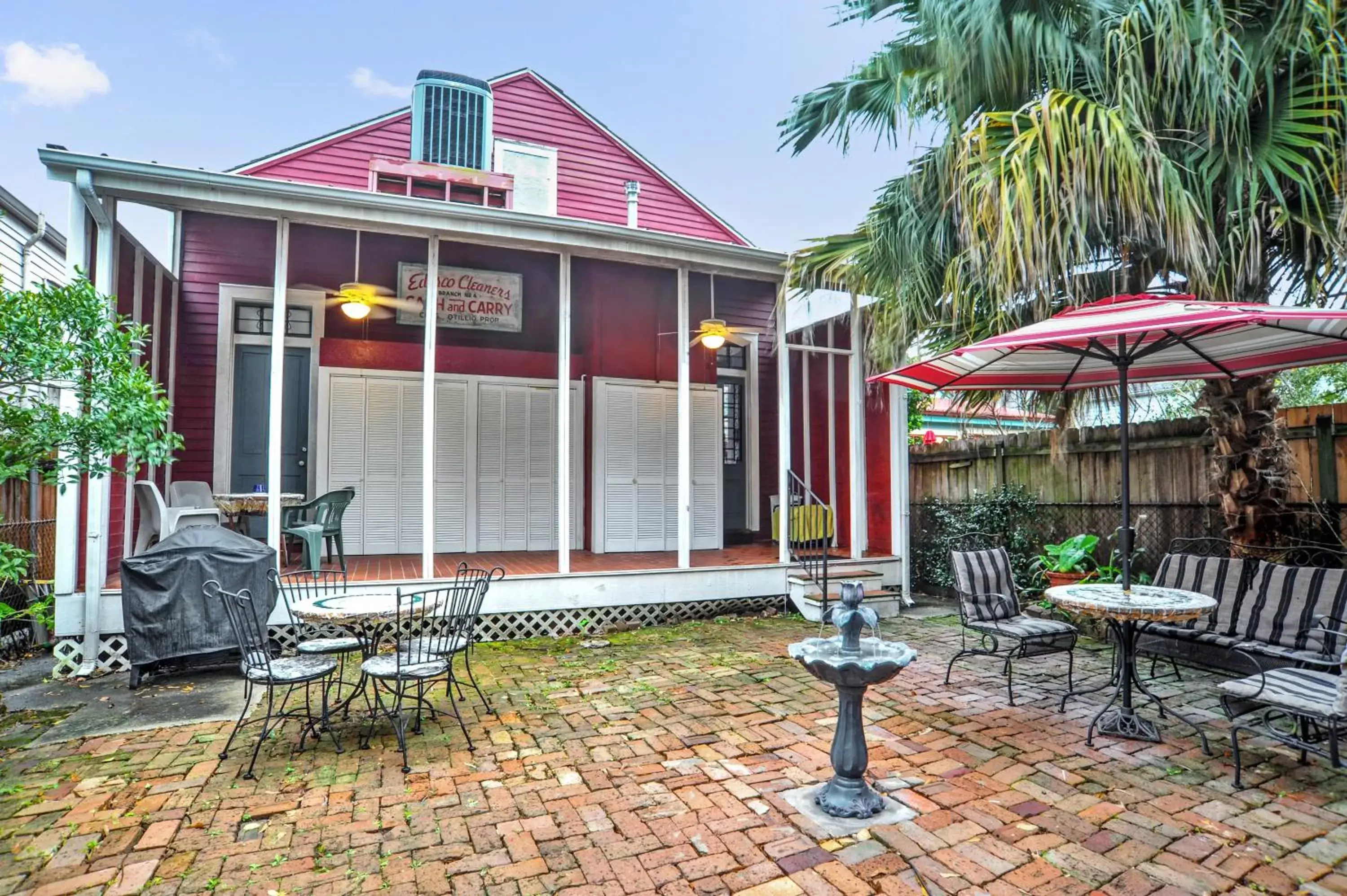 Patio, Property Building in The Burgundy Bed and Breakfast