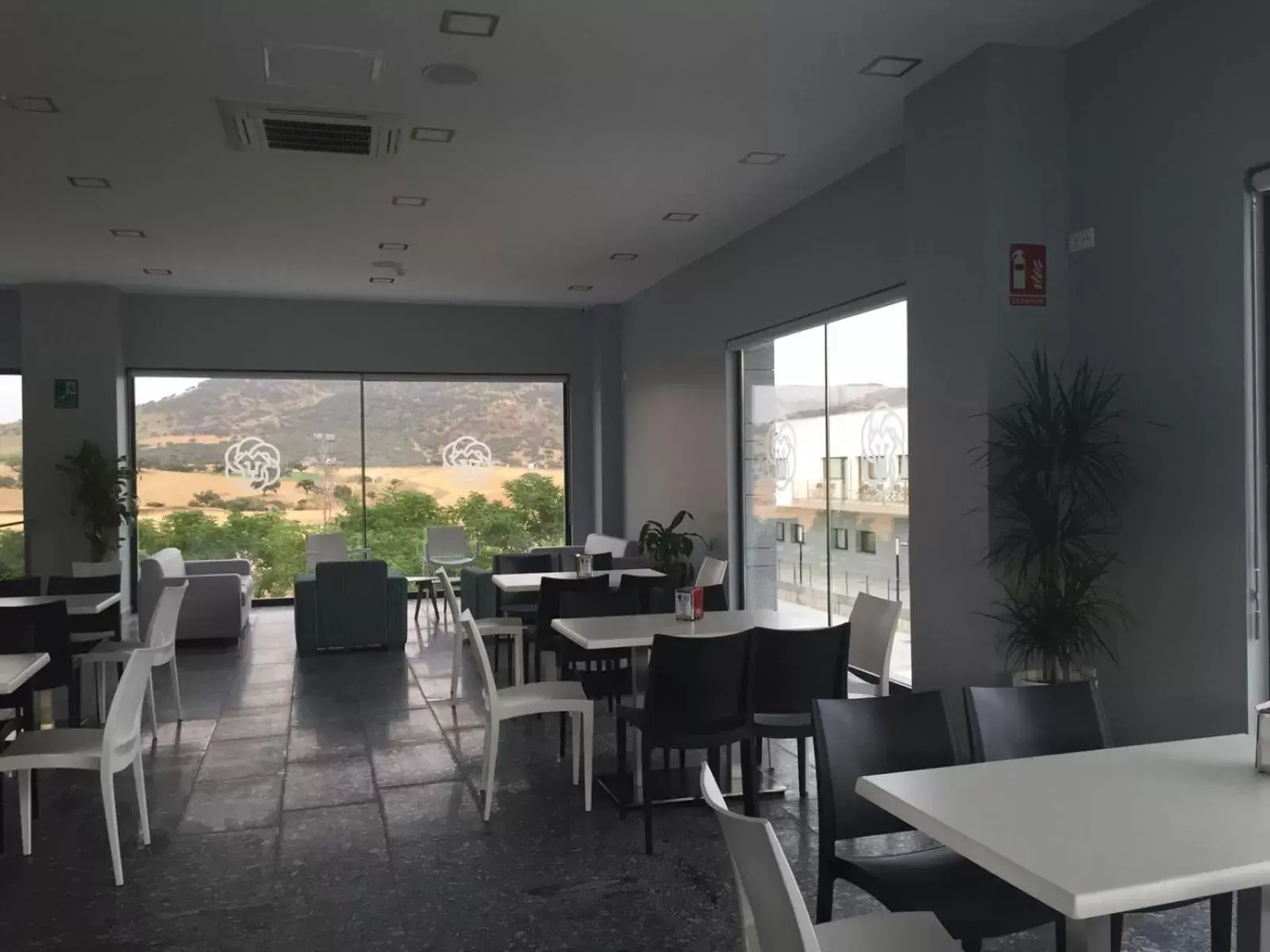 Communal lounge/ TV room, Restaurant/Places to Eat in Complejo Leo 24H