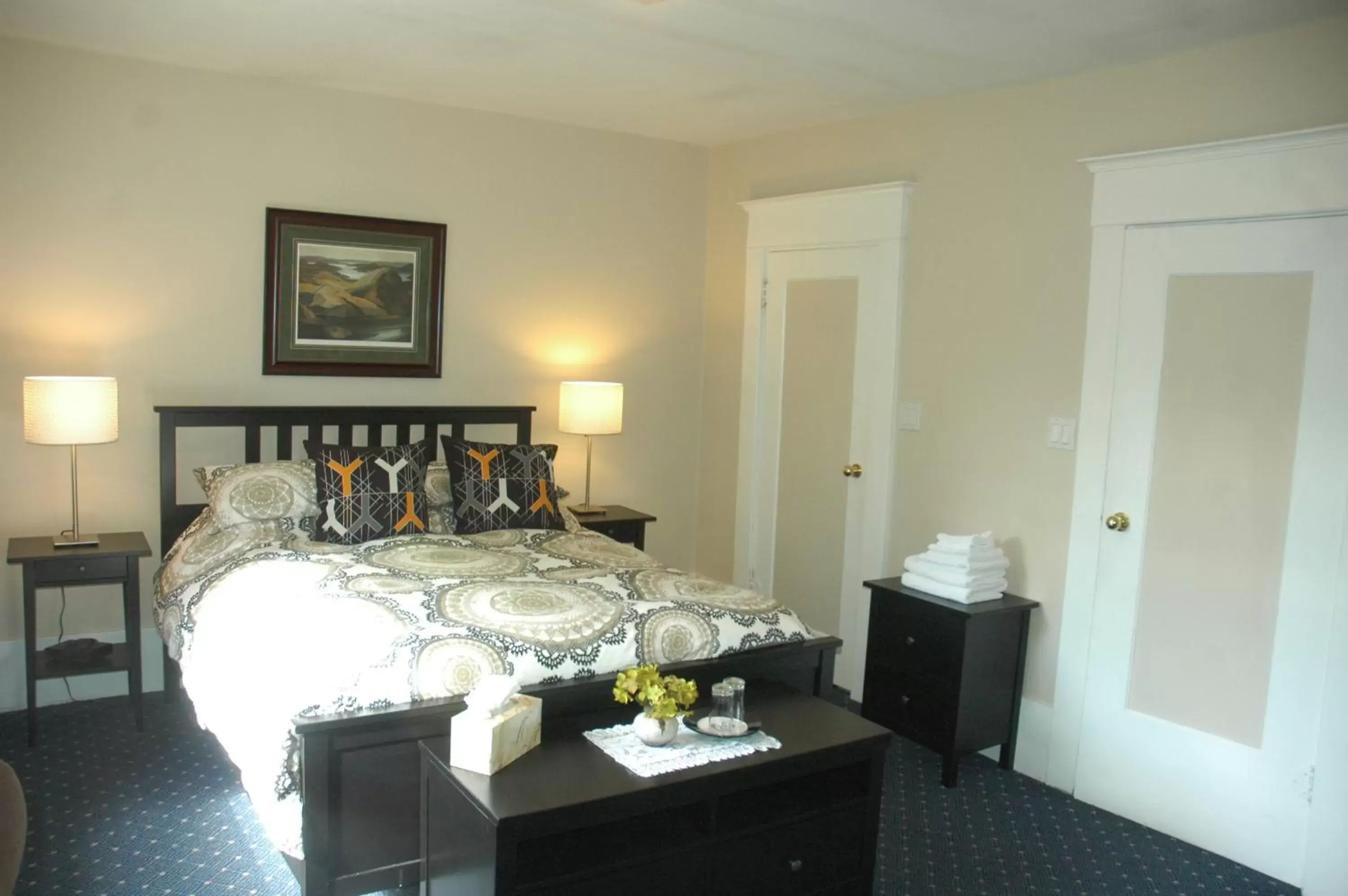 Bedroom, Bed in Windsor Guest House Bedroom, Bed in Windsor Guest House